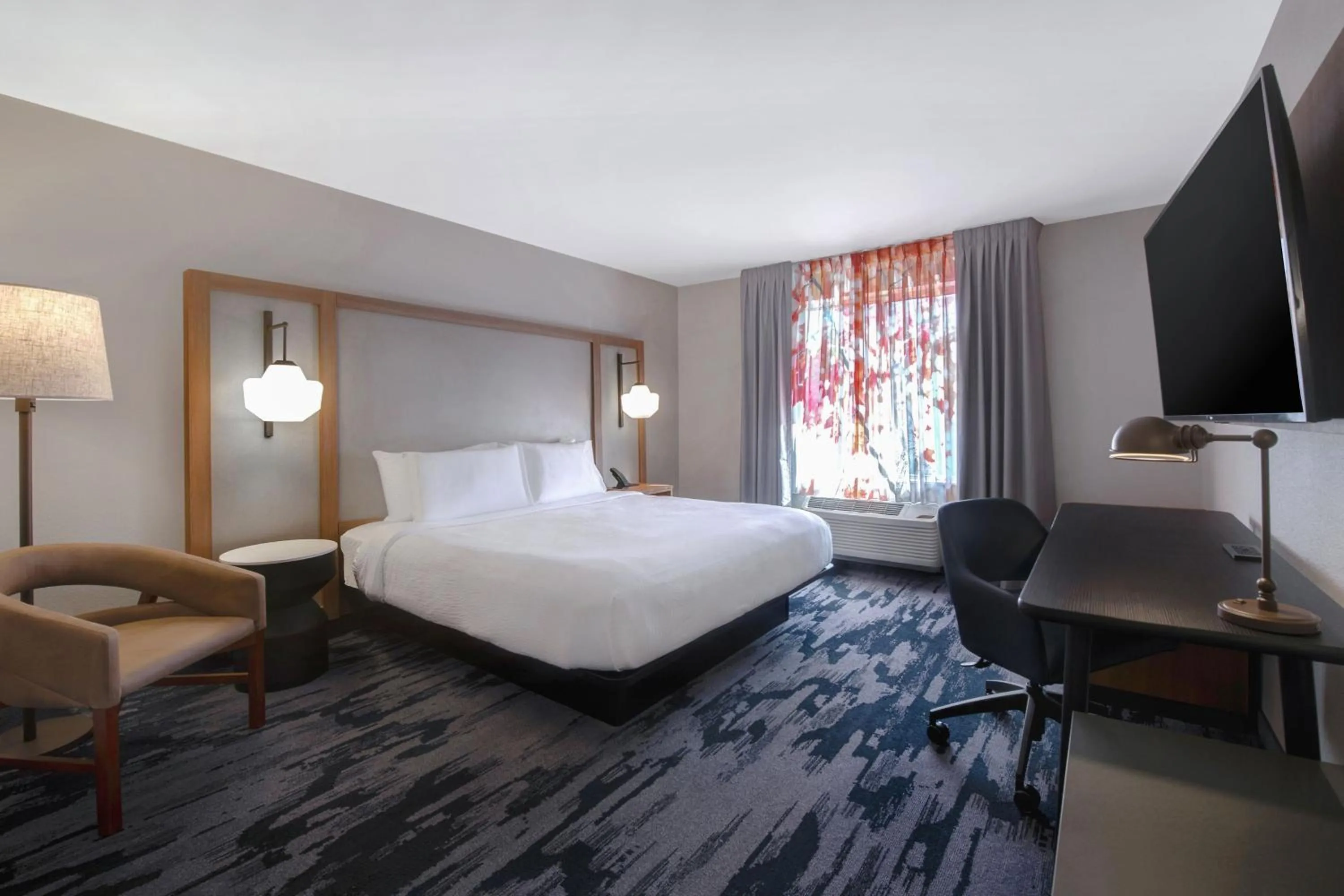 Photo of the whole room, Bed in Fairfield Inn & Suites by Marriott Greenwood