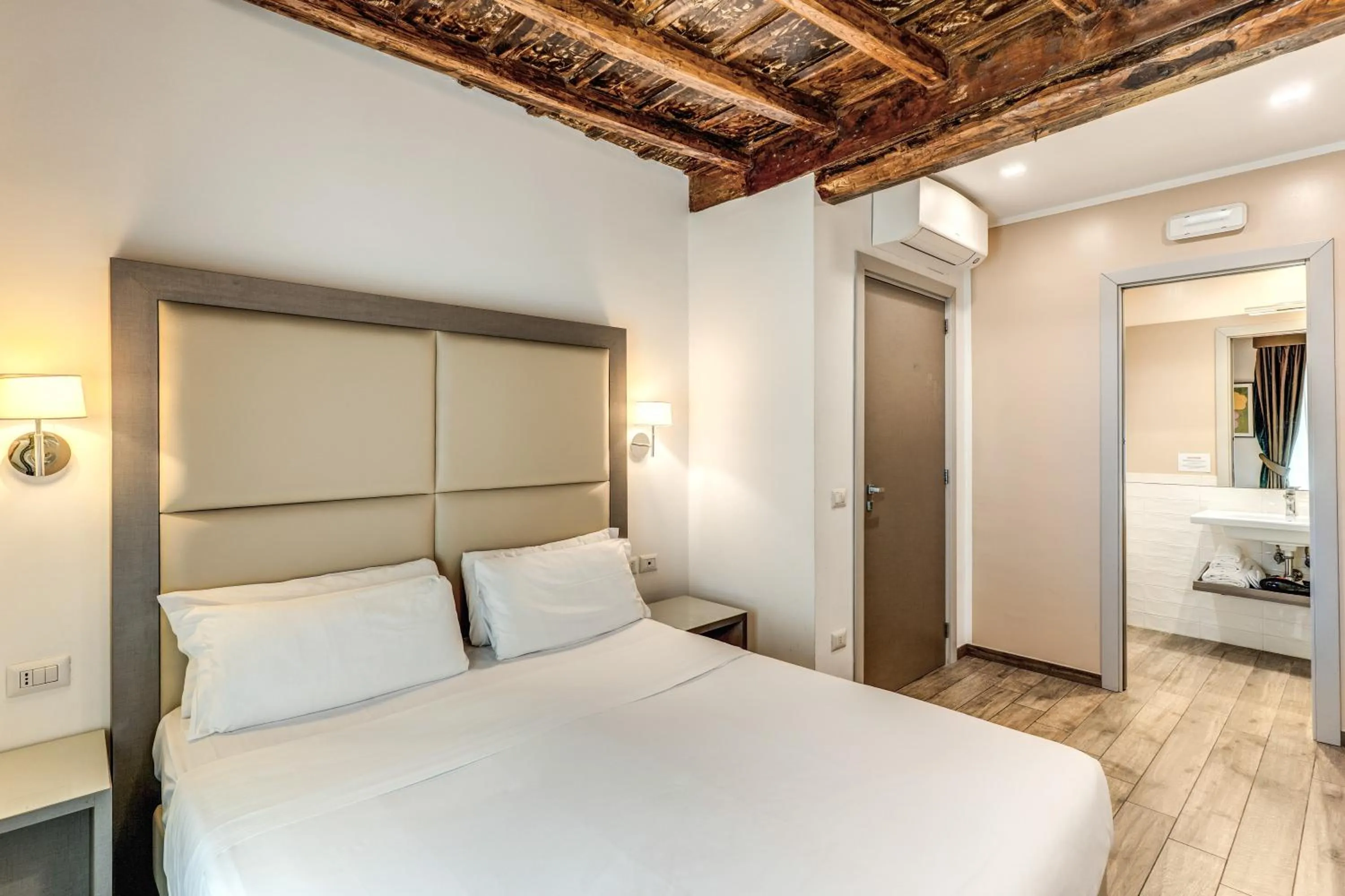 Bedroom, Bed in Reginella Suites