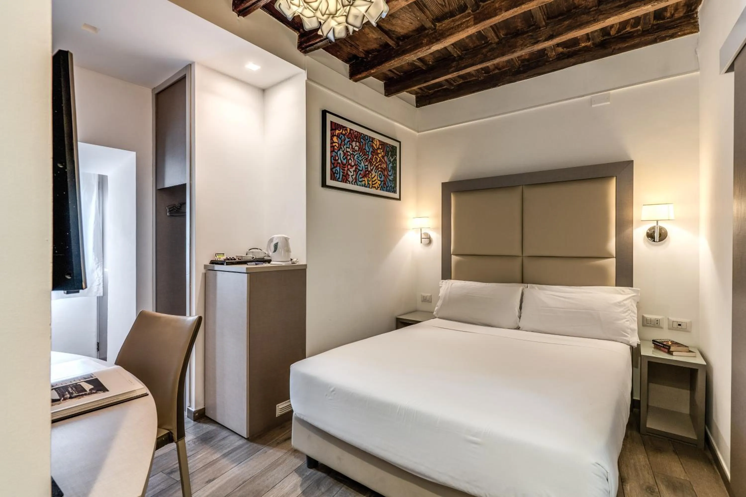 Bedroom, Bed in Reginella Suites