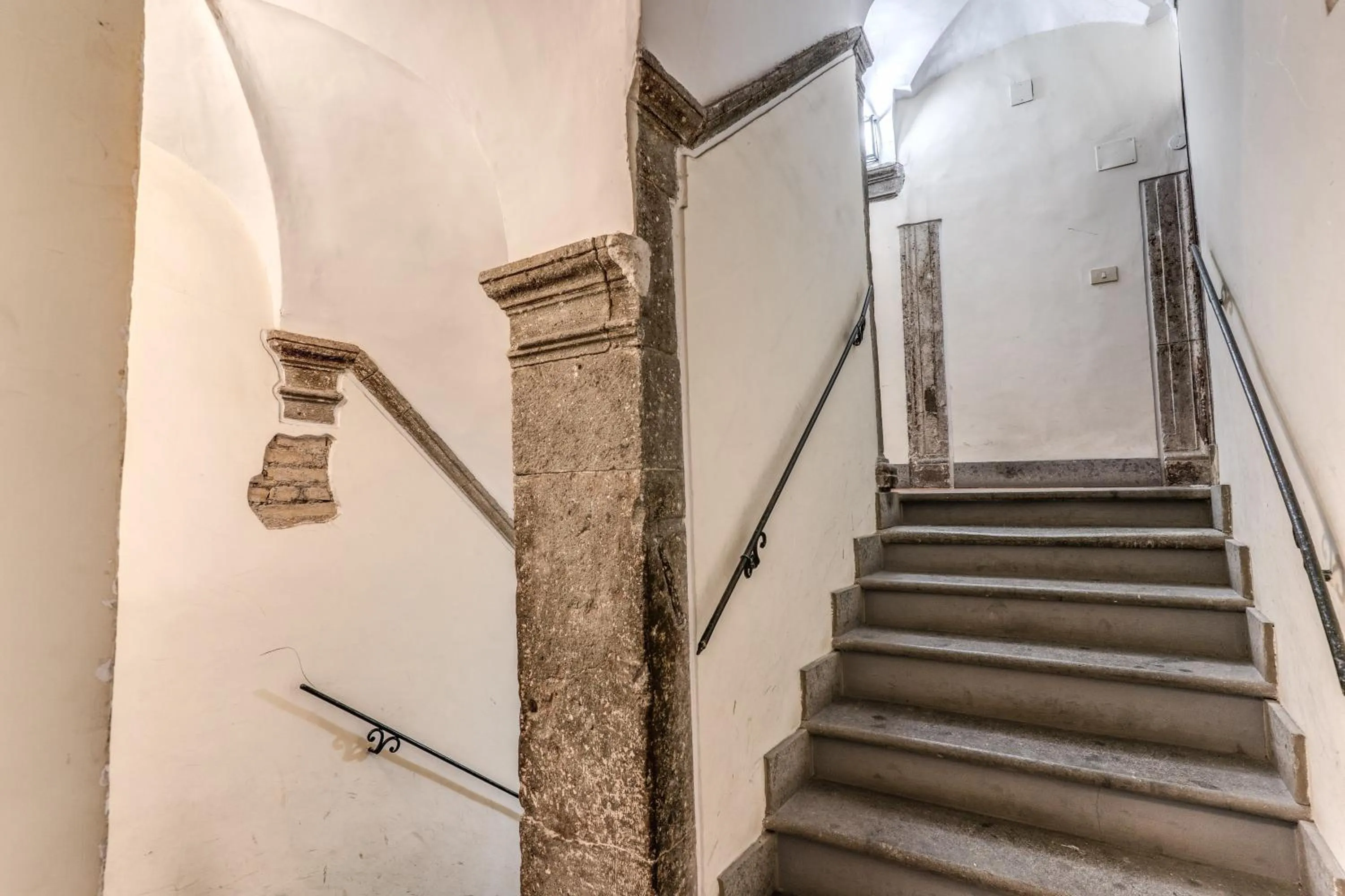 Inner courtyard view in Reginella Suites