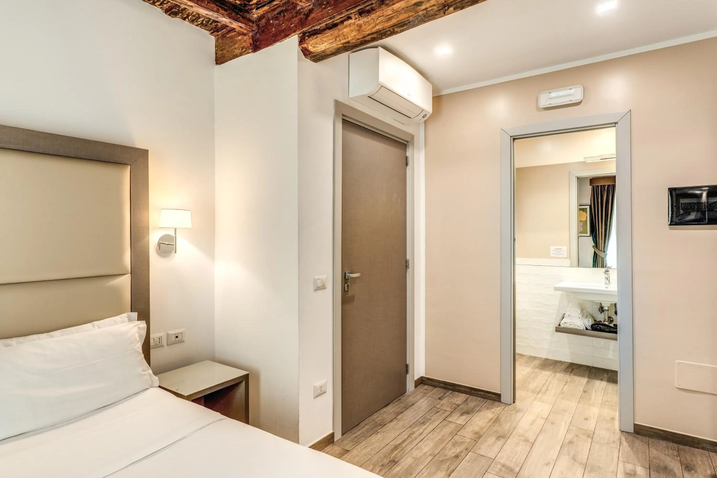 Bedroom, Bed in Reginella Suites