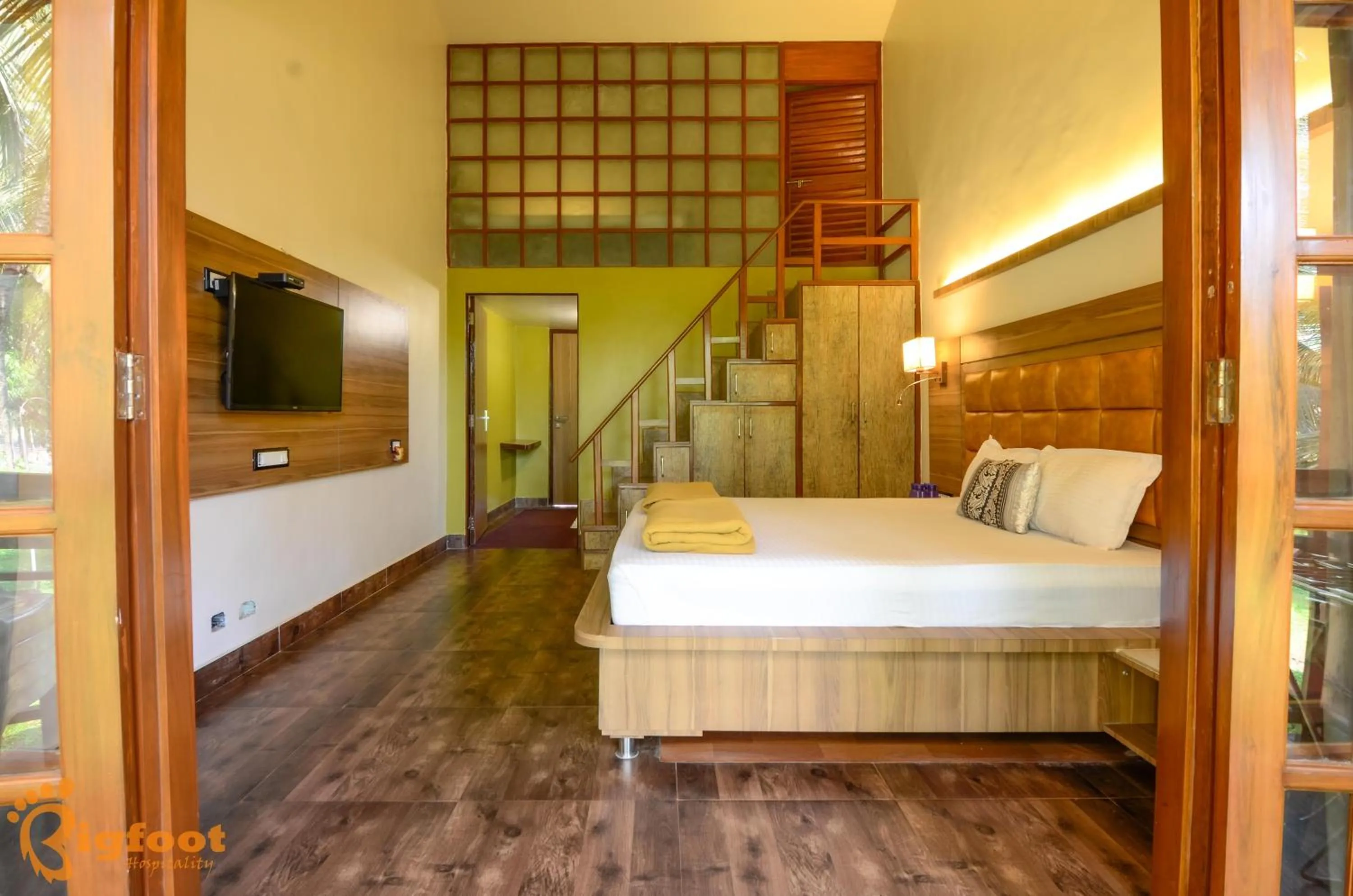 Bed in Shantai By the Lake