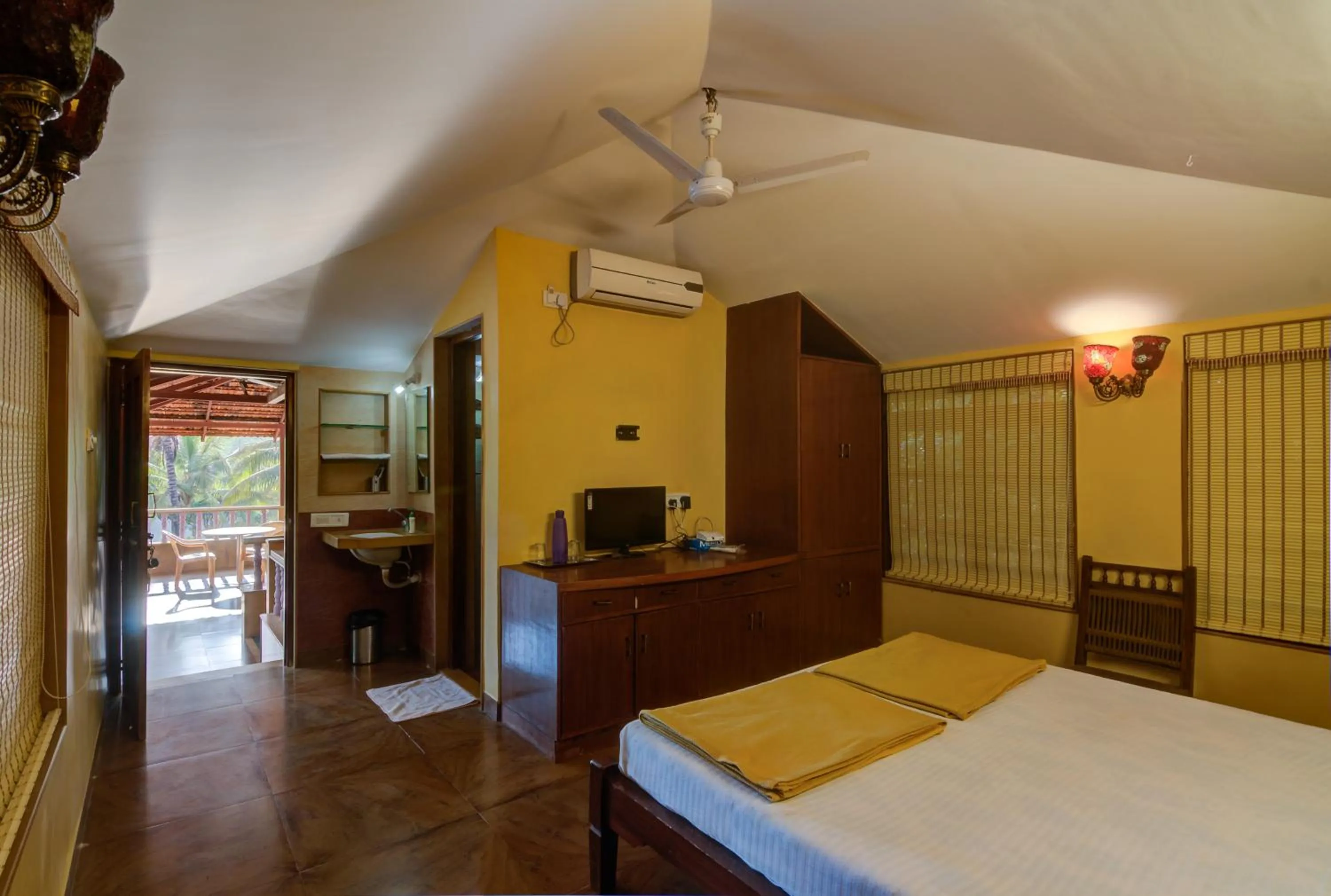 Bed in Shantai By the Lake