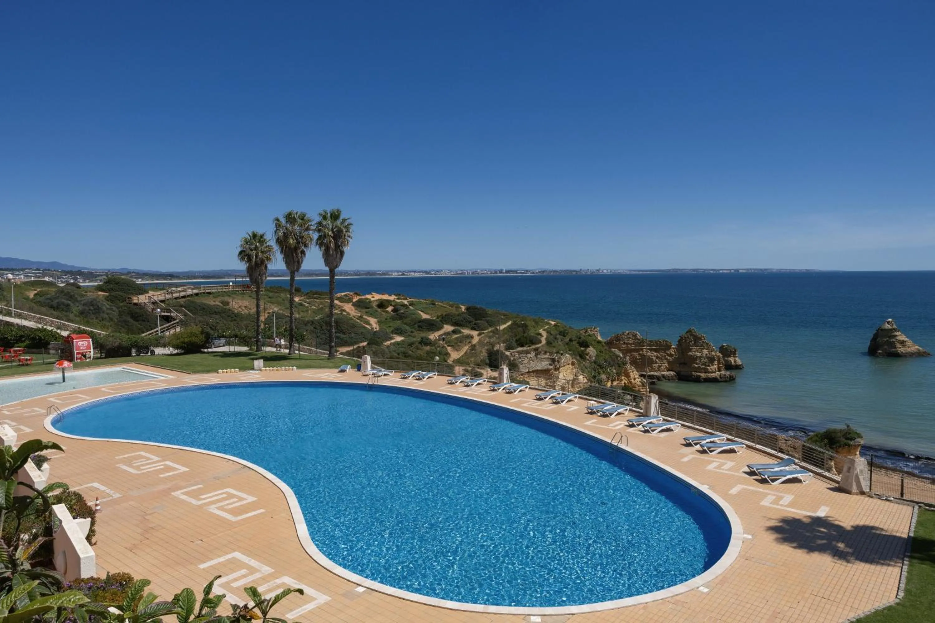 WOW Flat 200m Beach, 10min Downtown, Terrace With Sea View