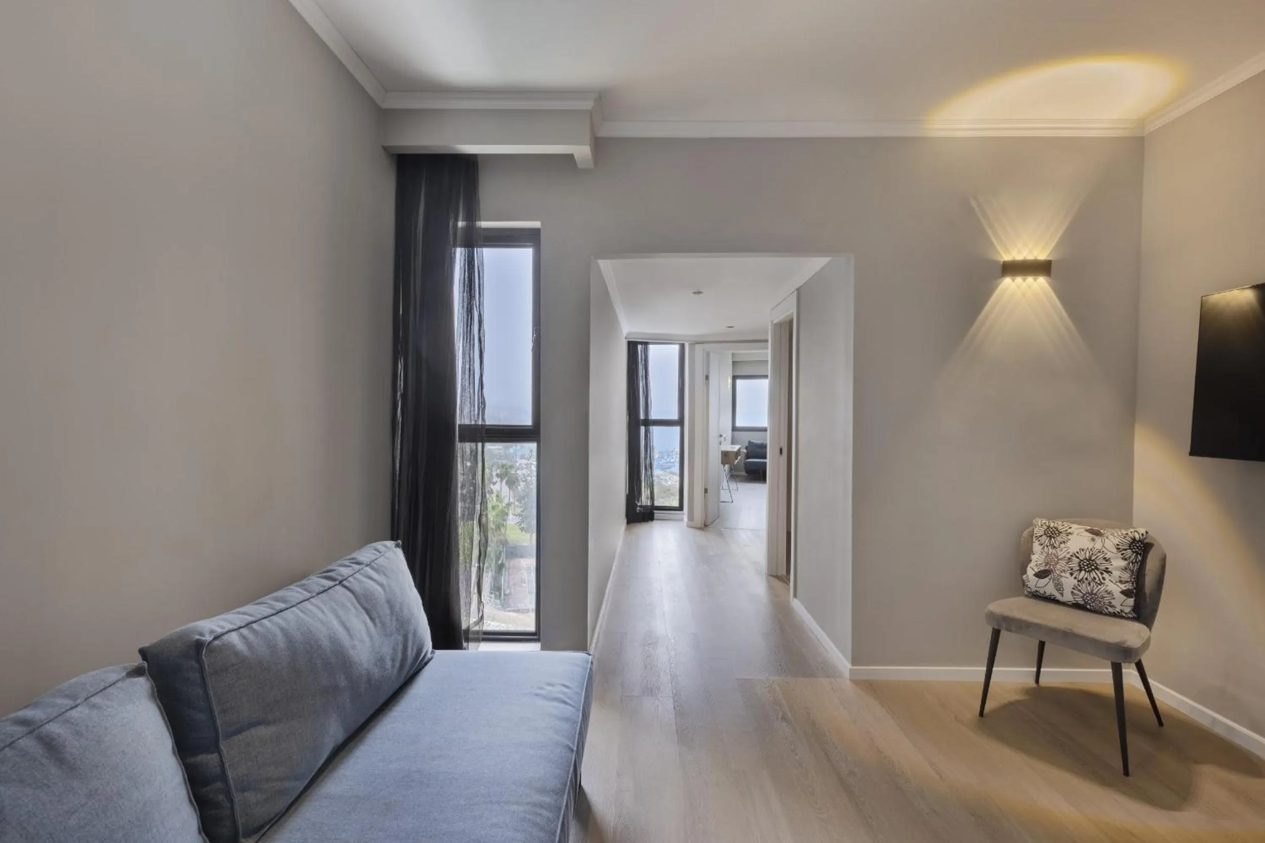 Communal lounge/ TV room in Hotel Lake House Kinneret