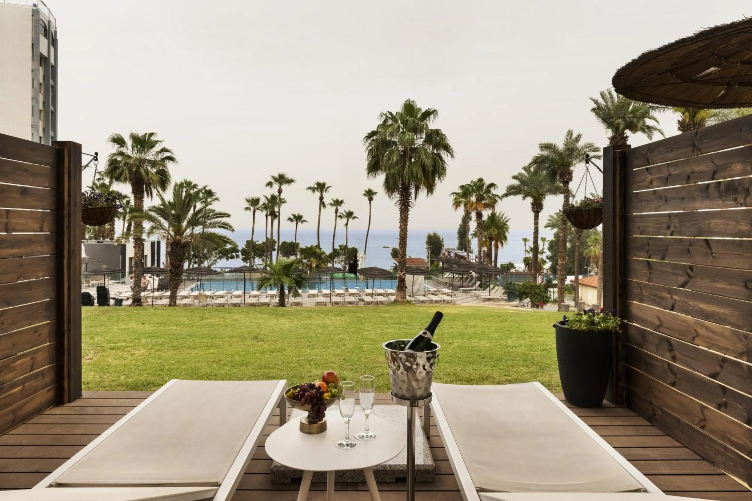 Patio in Hotel Lake House Kinneret