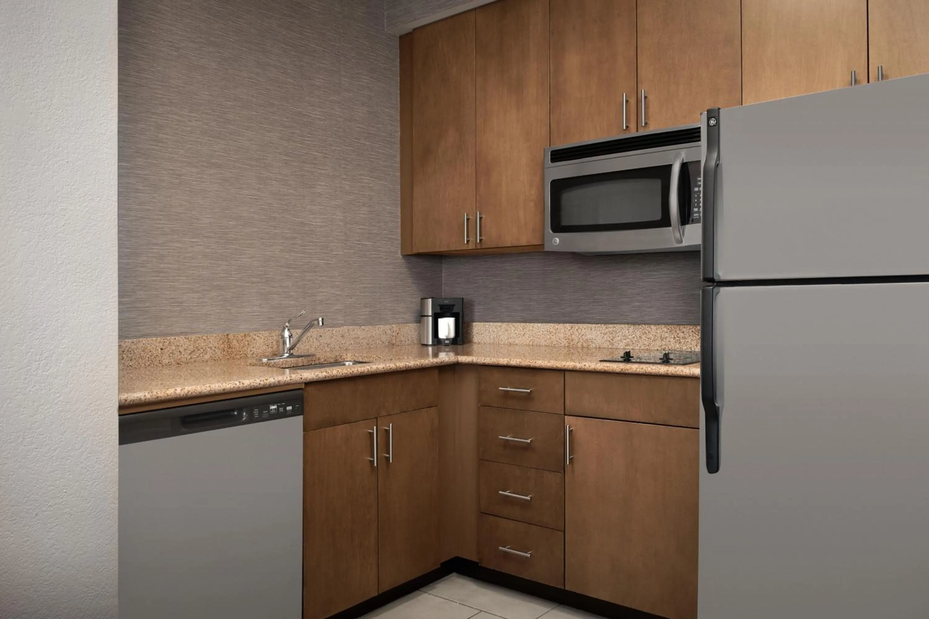 Kitchen or kitchenette in Residence Inn by Marriott Greensboro Airport