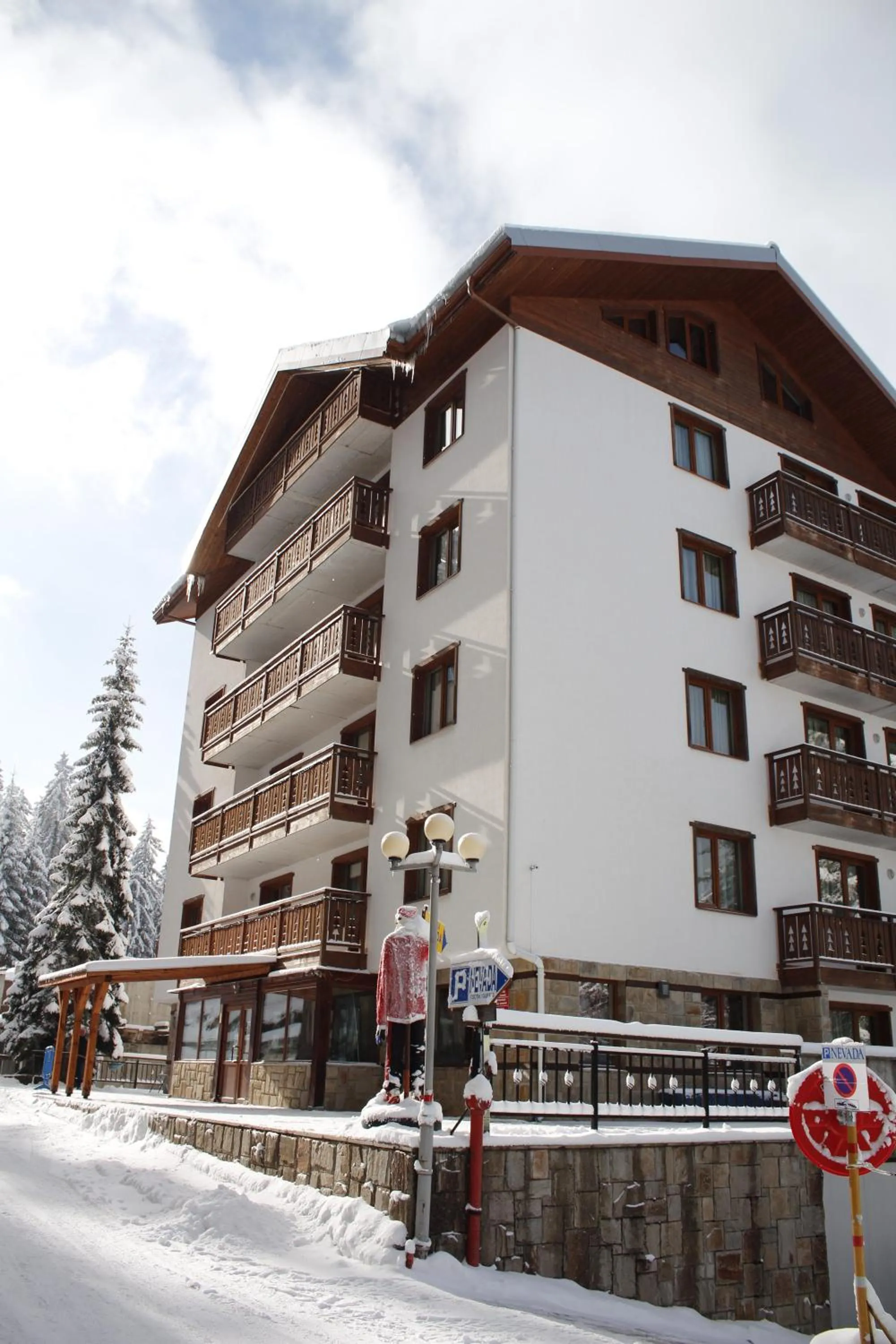 Property building in Nevada Aparthotel