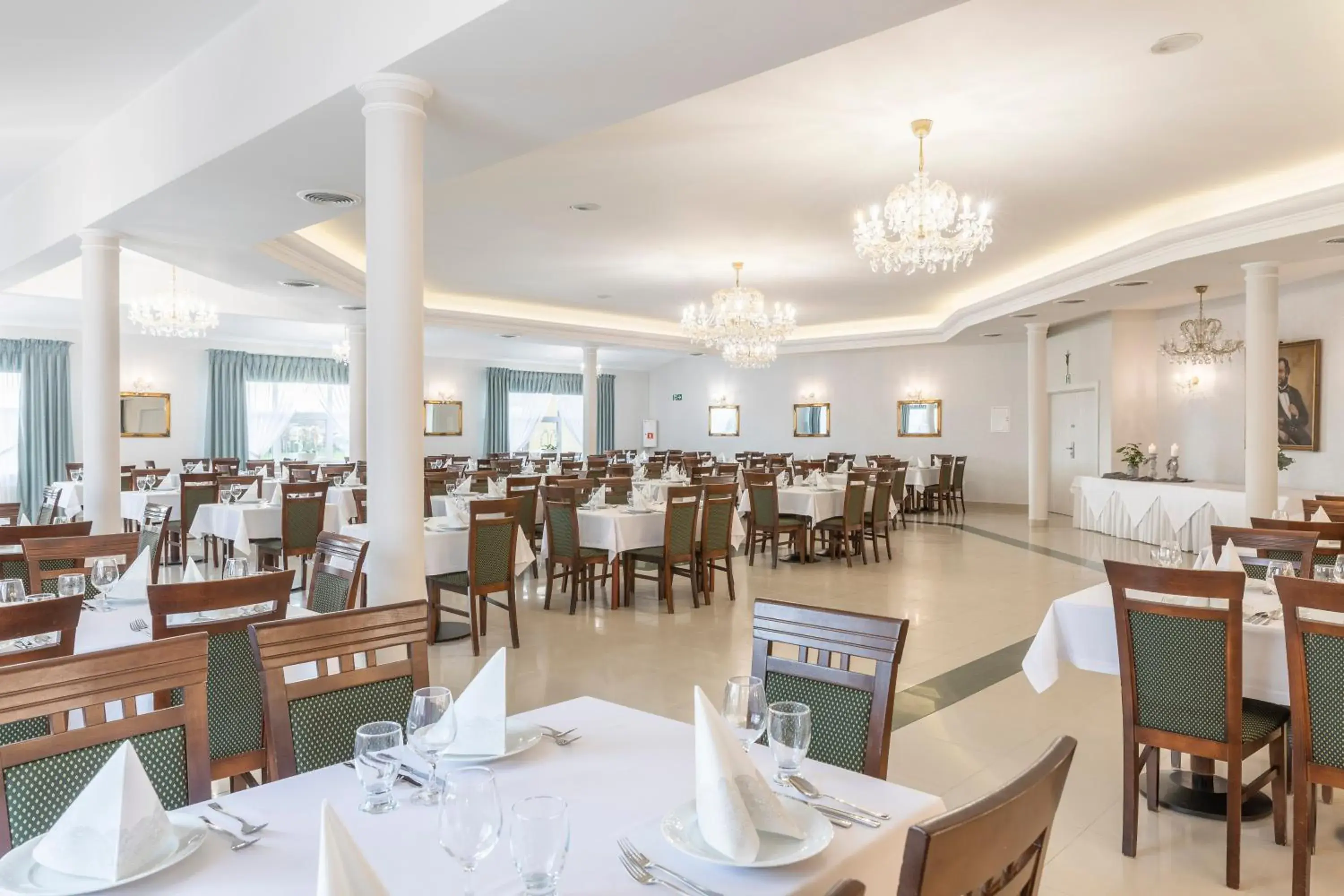 Restaurant/places to eat in BURSZTYN - BERNSTEIN SPA & Wellness Restaurant/places to eat in BURSZTYN - BERNSTEIN SPA & Wellness