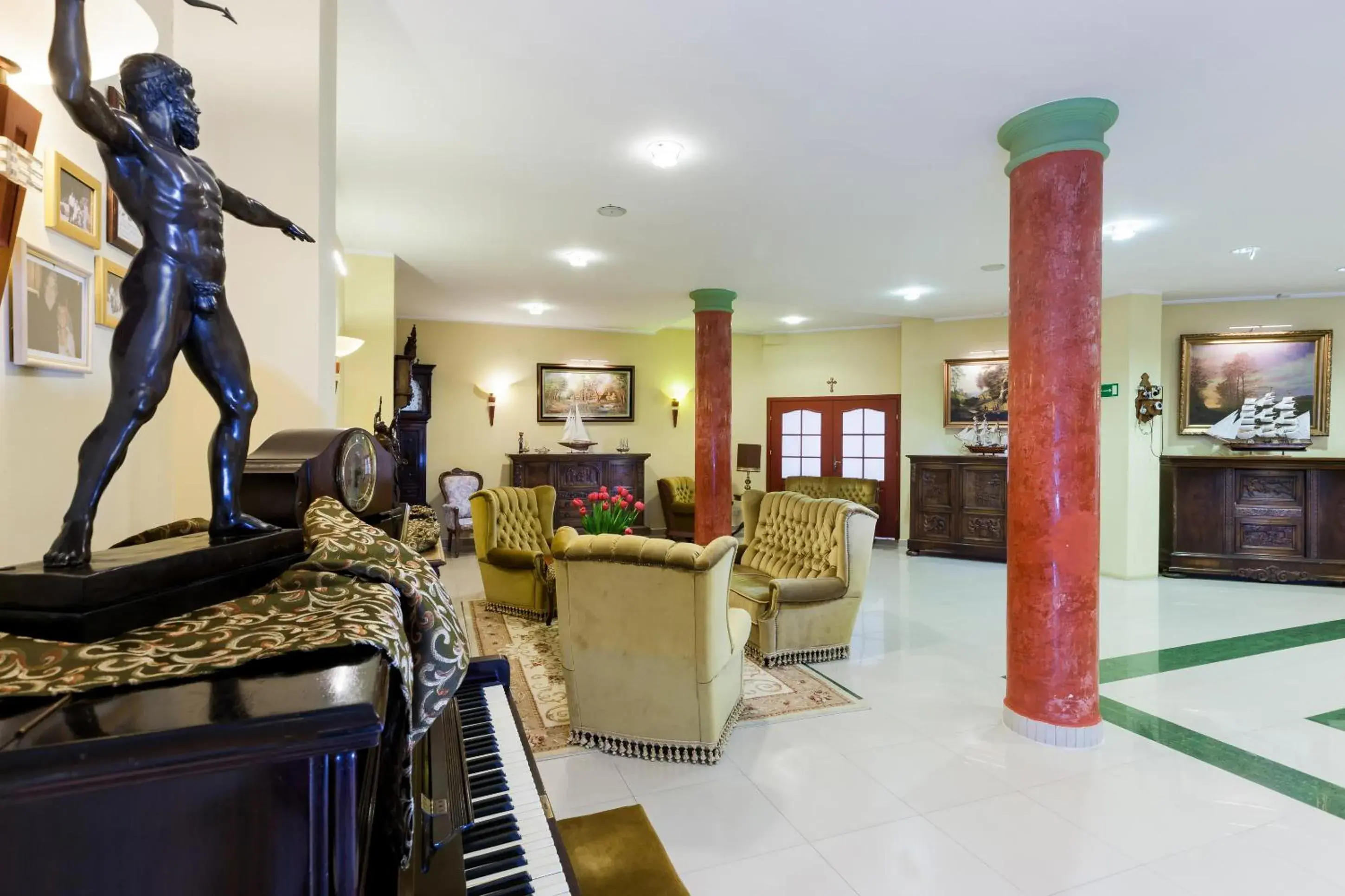 Lobby or reception in BURSZTYN - BERNSTEIN SPA & Wellness Lobby or reception in BURSZTYN - BERNSTEIN SPA & Wellness