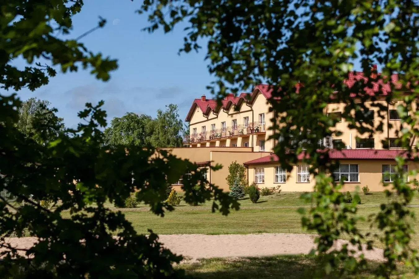 Property building in BURSZTYN - BERNSTEIN SPA & Wellness Property building in BURSZTYN - BERNSTEIN SPA & Wellness