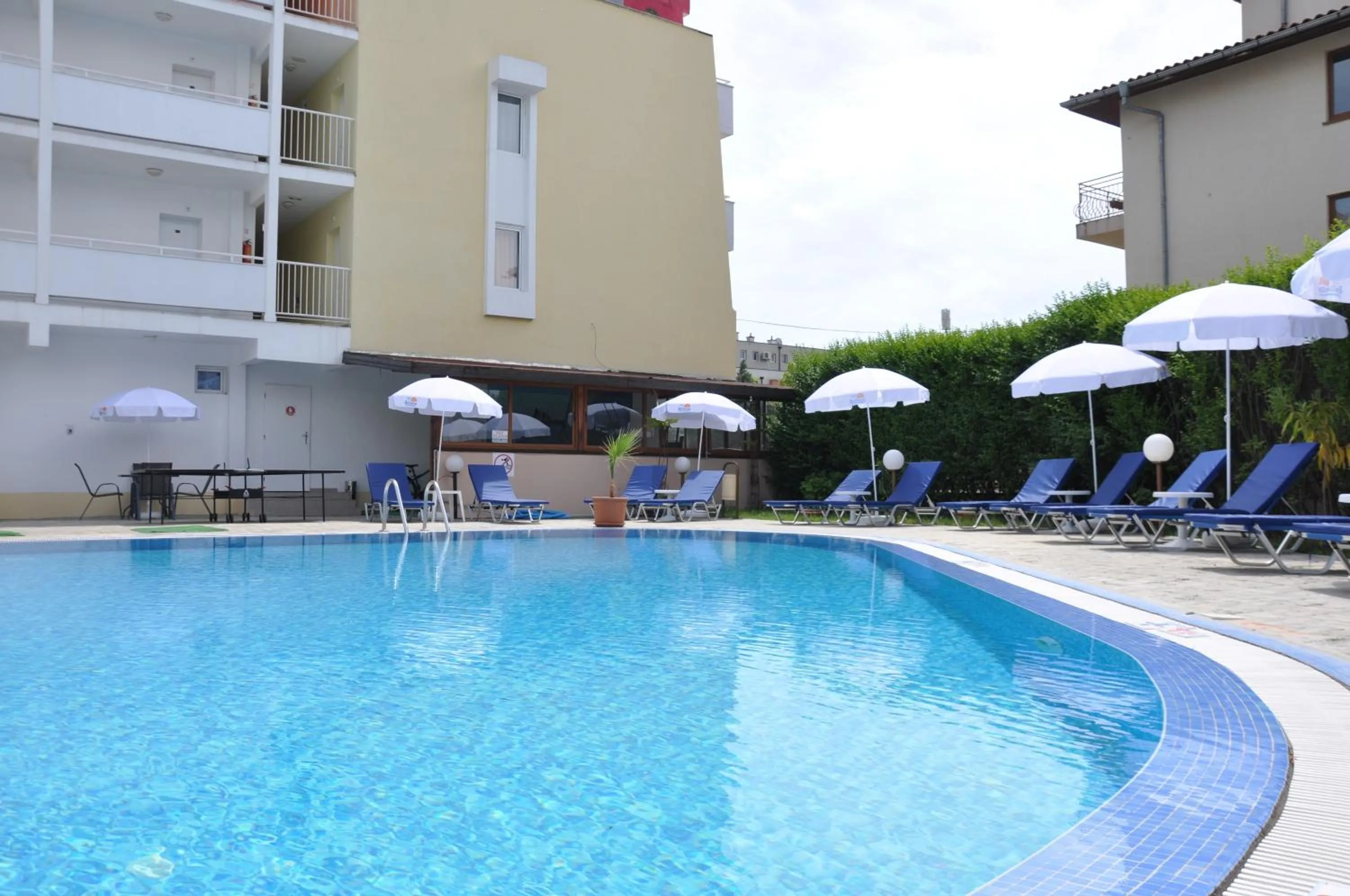 Swimming pool in Hotel BelleVille