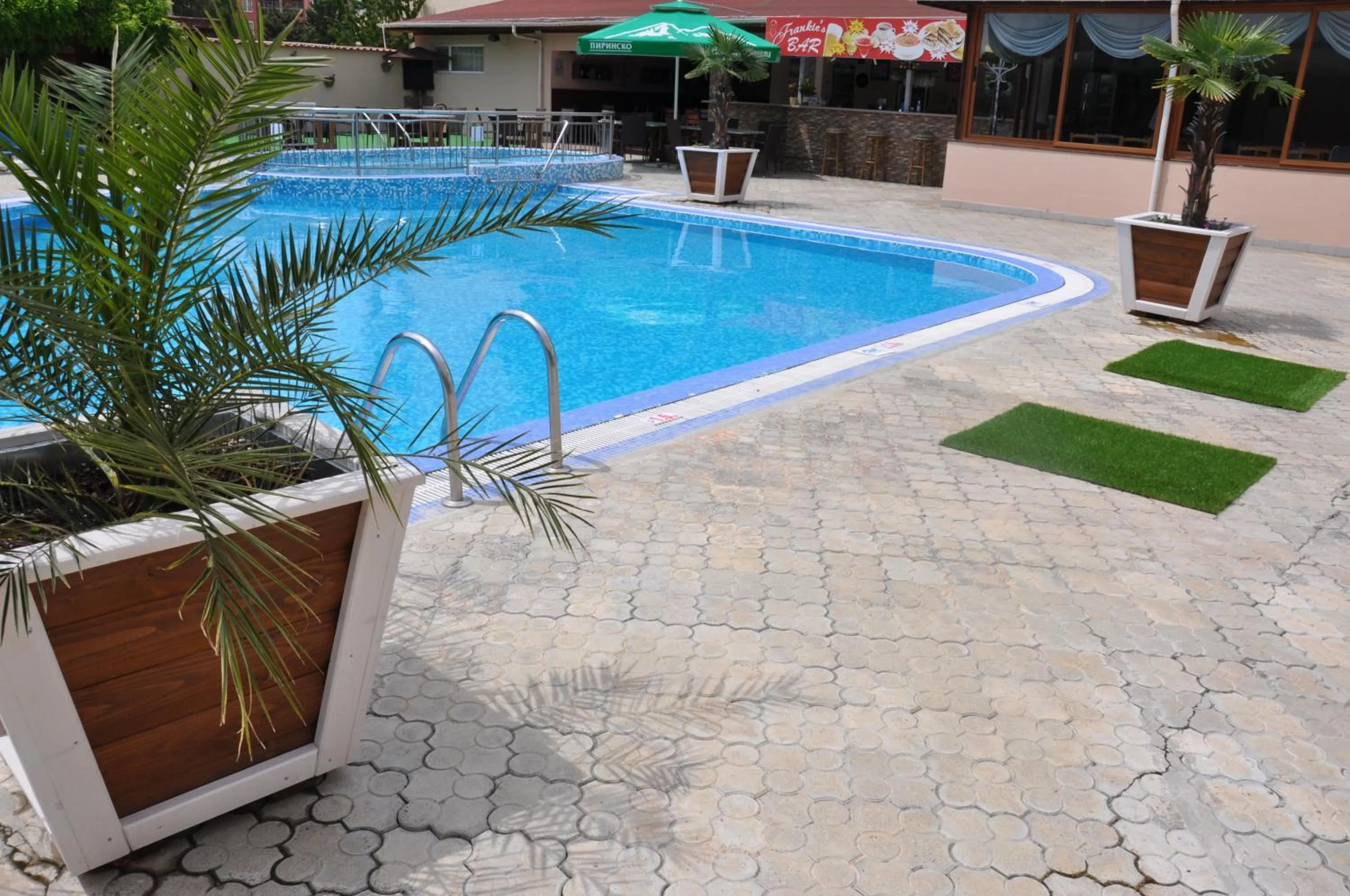 Swimming pool in Hotel BelleVille