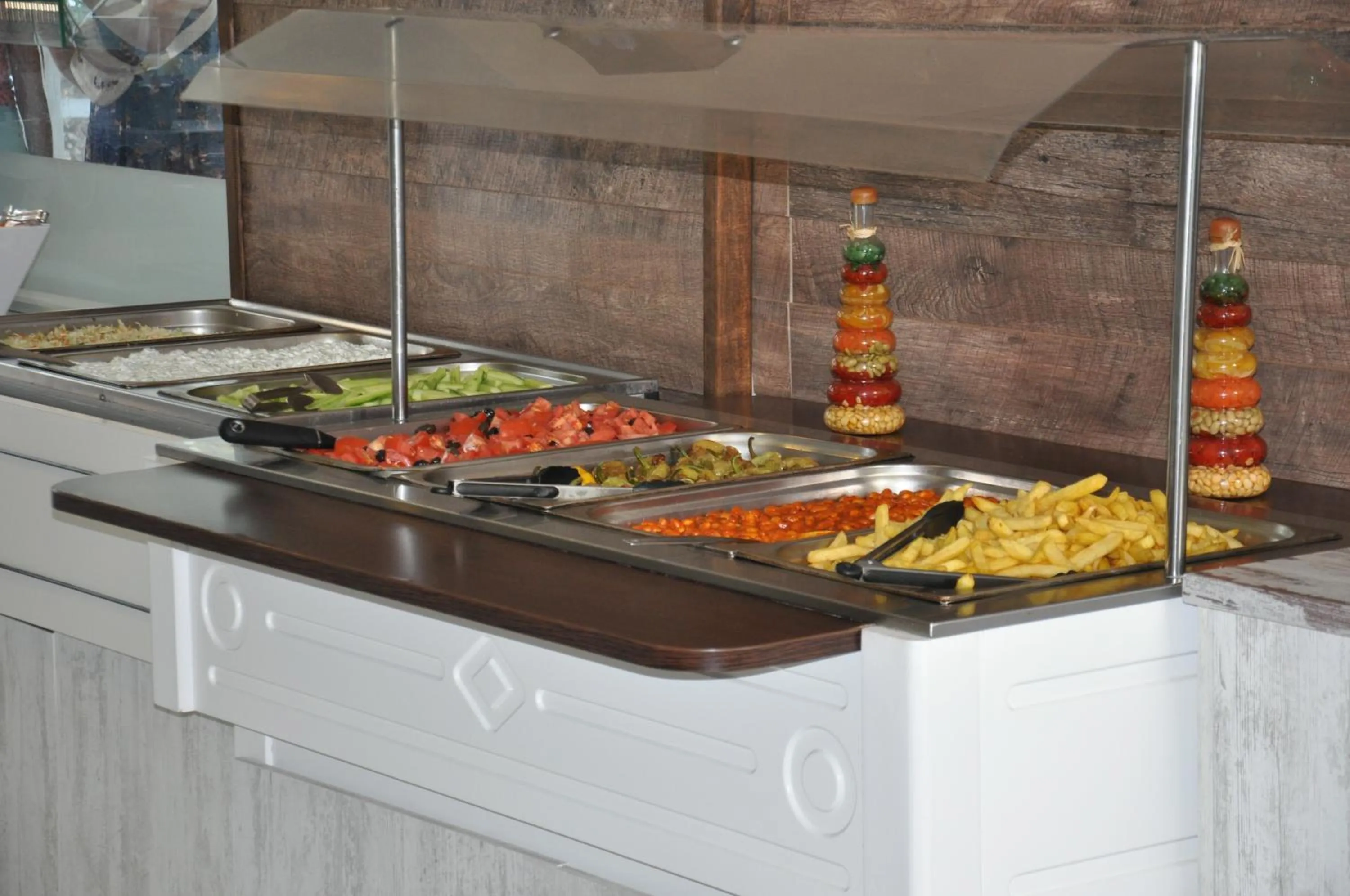 Restaurant/places to eat in Hotel BelleVille