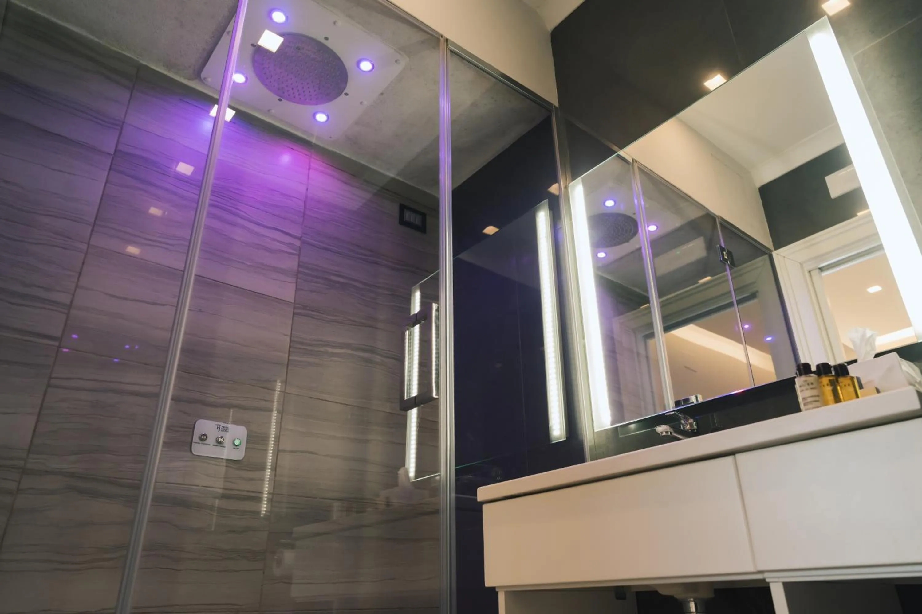 Shower in Relais Piazza Vittoria