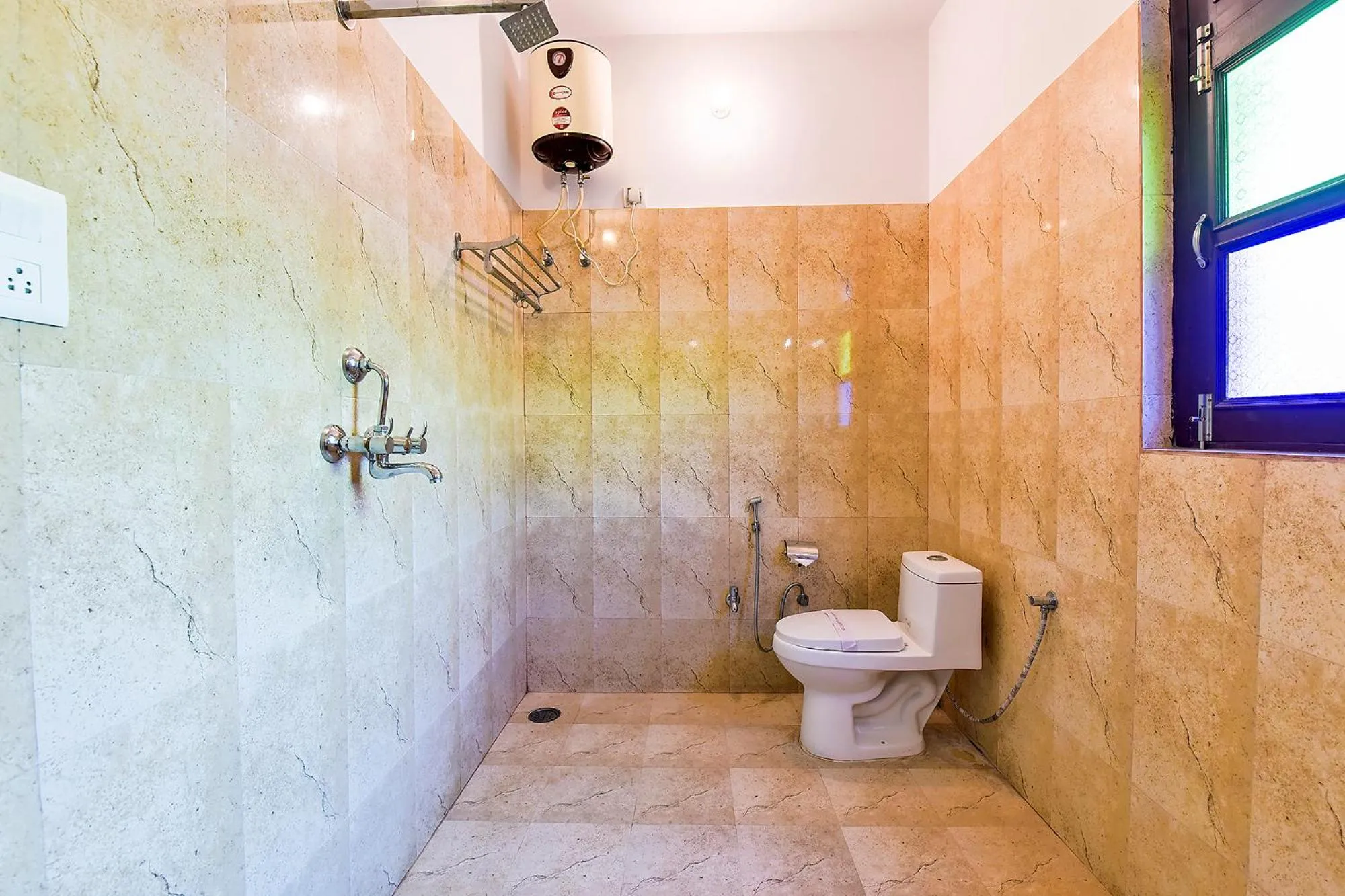 Bathroom in Hotel Harsoli Haveli