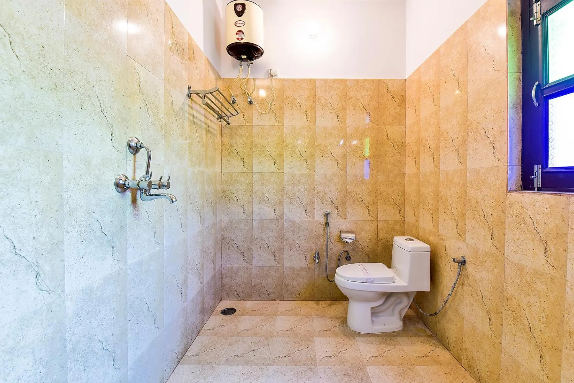 Bathroom in Hotel Harsoli Haveli