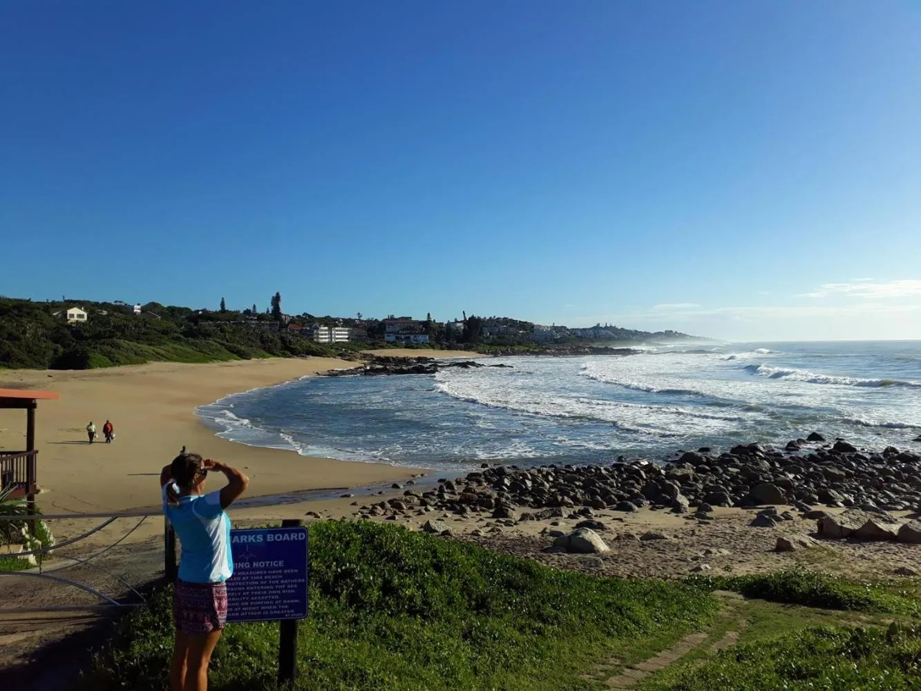 Beach in Boathouse Bed & Biscuit - Lower Deck