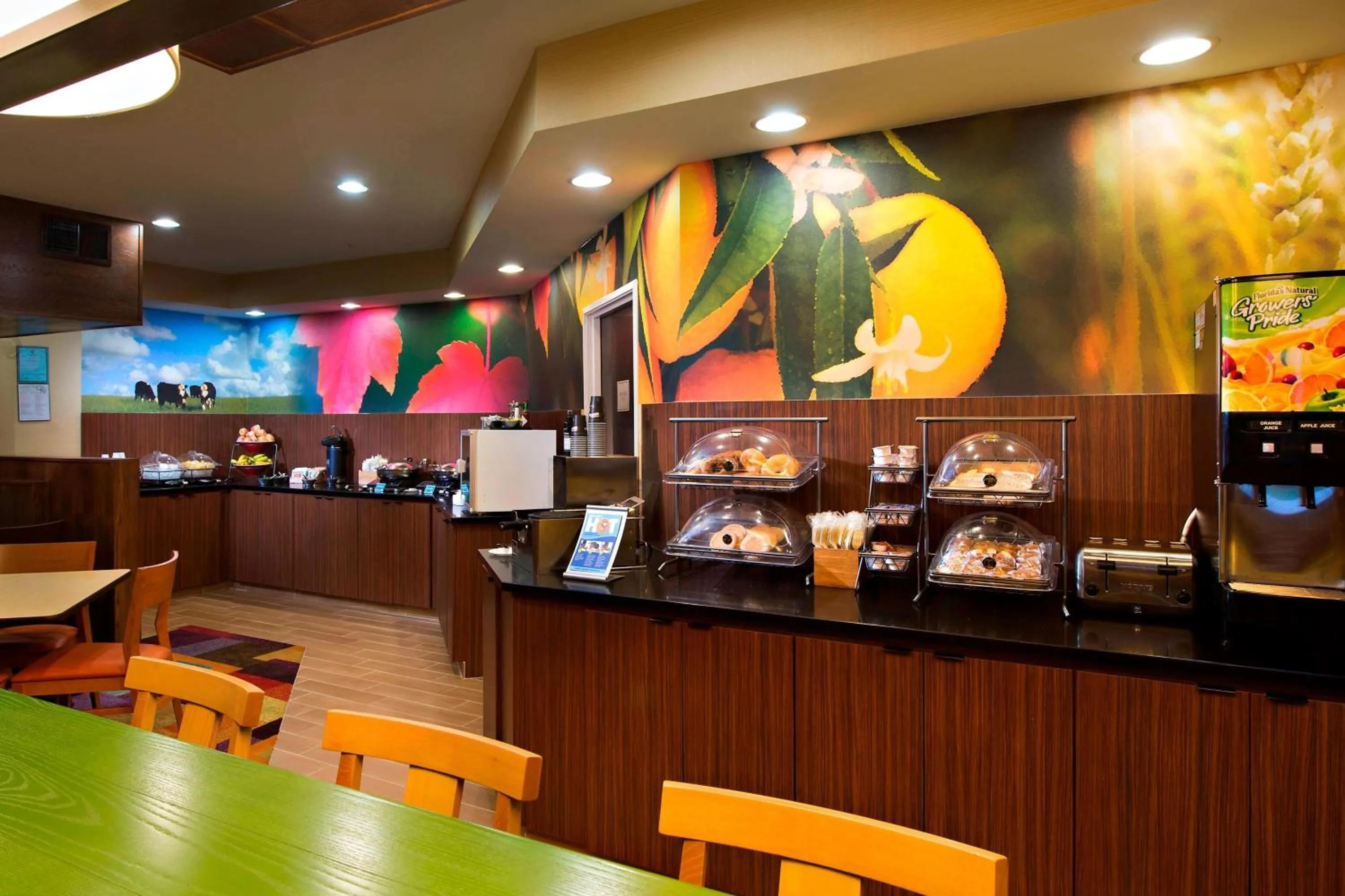 Breakfast in Fairfield Inn Huntsville