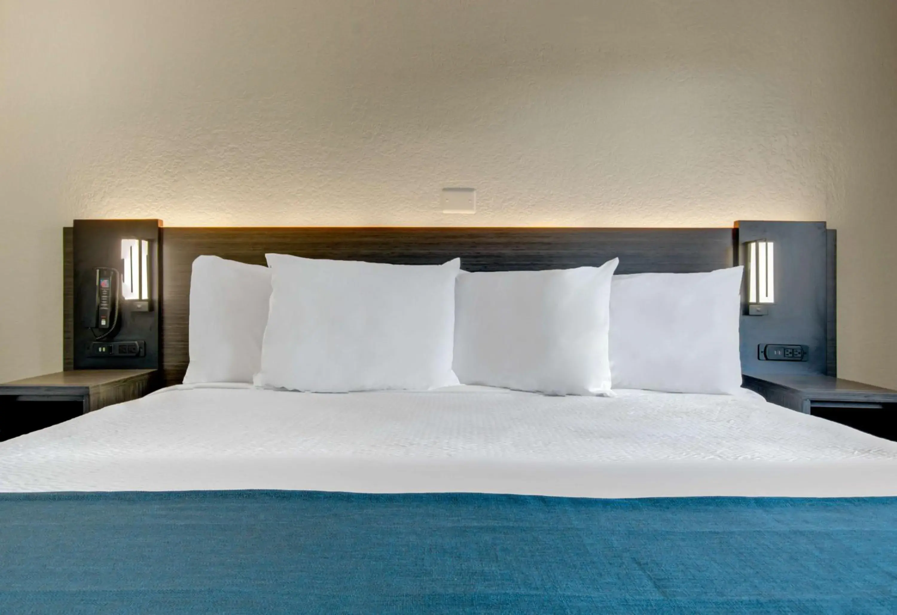 Bedroom, Bed in Motel 6-Venice, FL Bedroom, Bed in Motel 6-Venice, FL