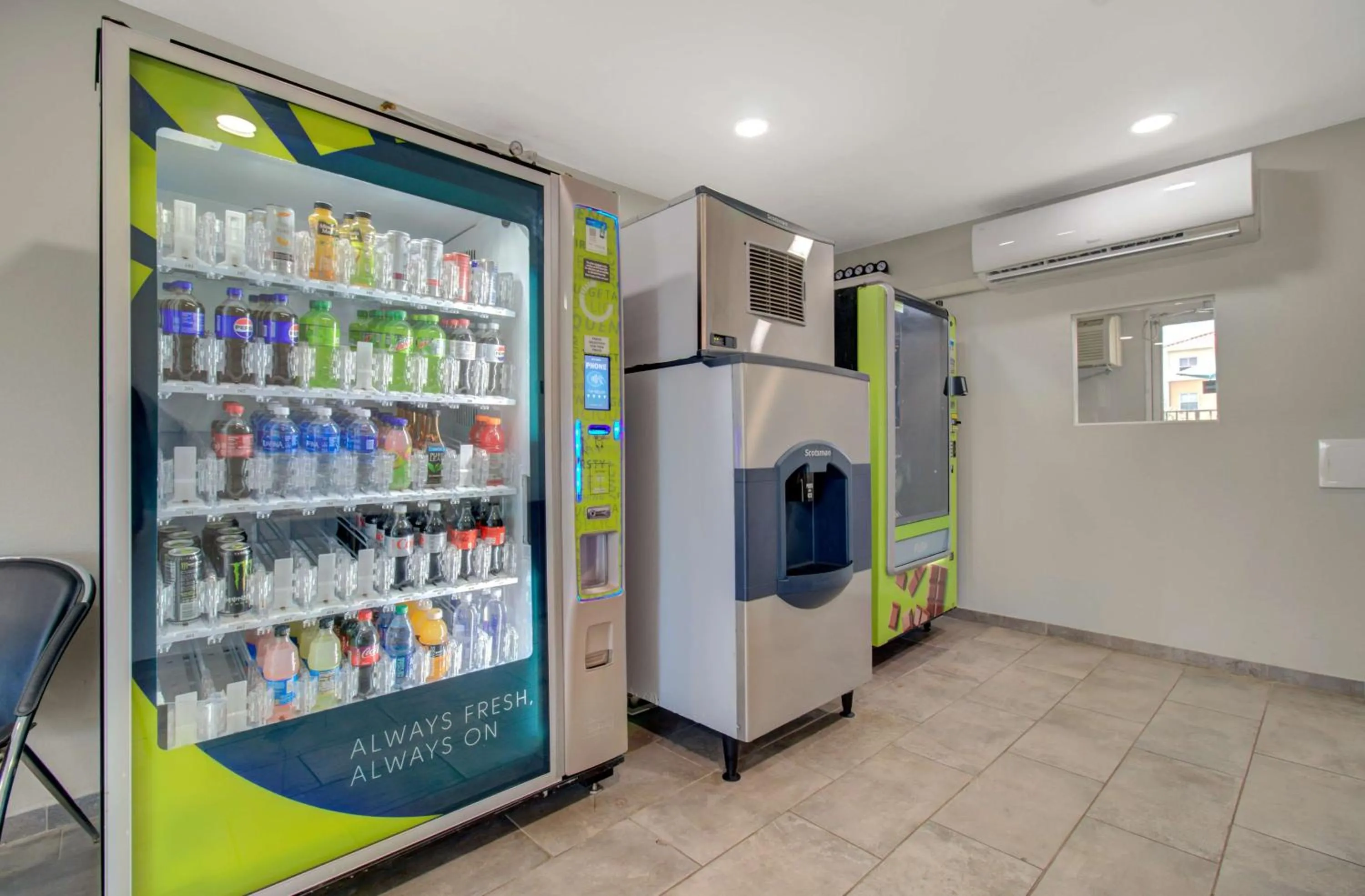 Property building in Motel 6-Venice, FL