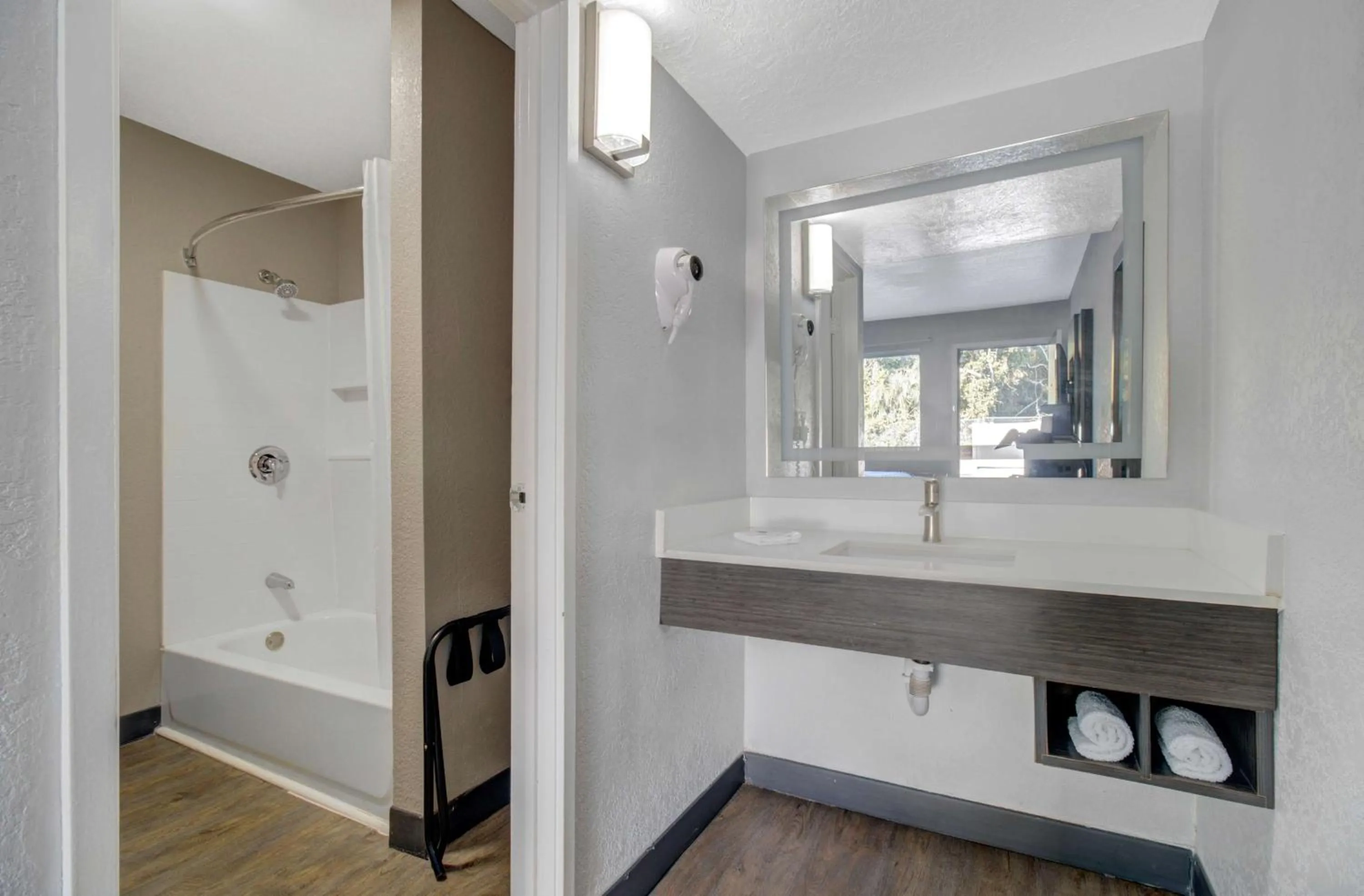 Bathroom in Motel 6-Venice, FL