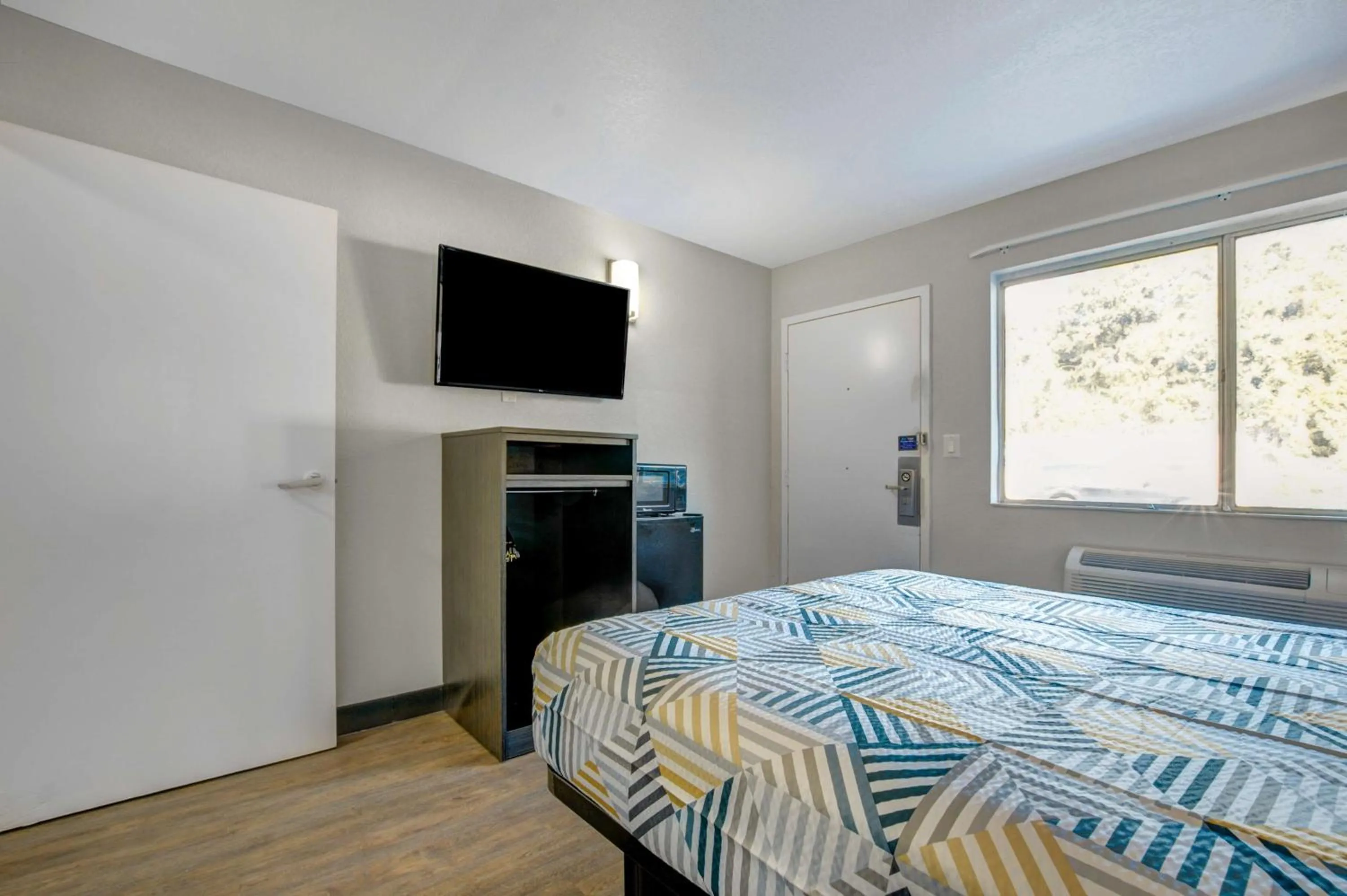 Bedroom, Bed in Motel 6-Venice, FL