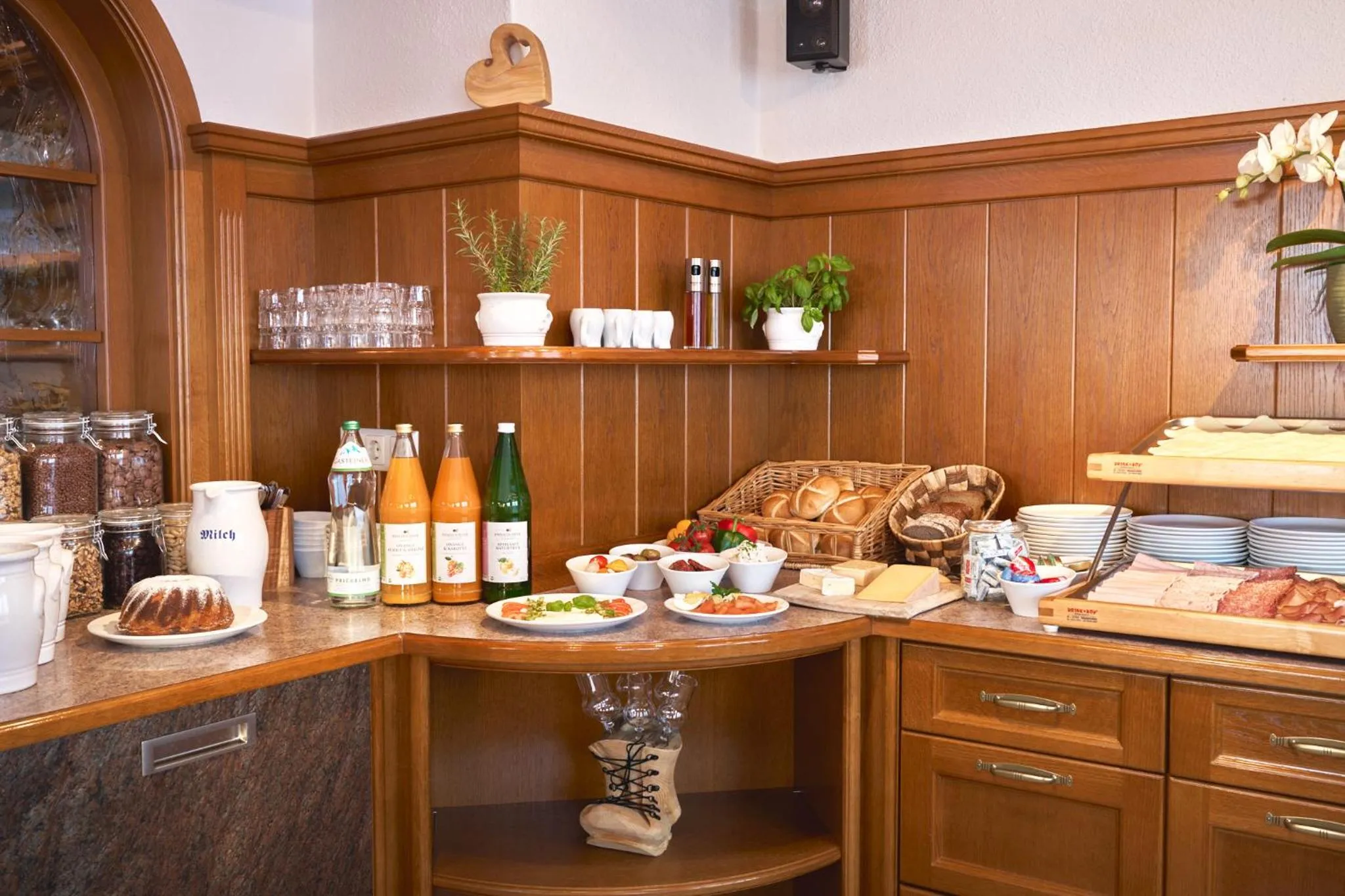 Buffet breakfast in Pension Vier Jahreszeiten