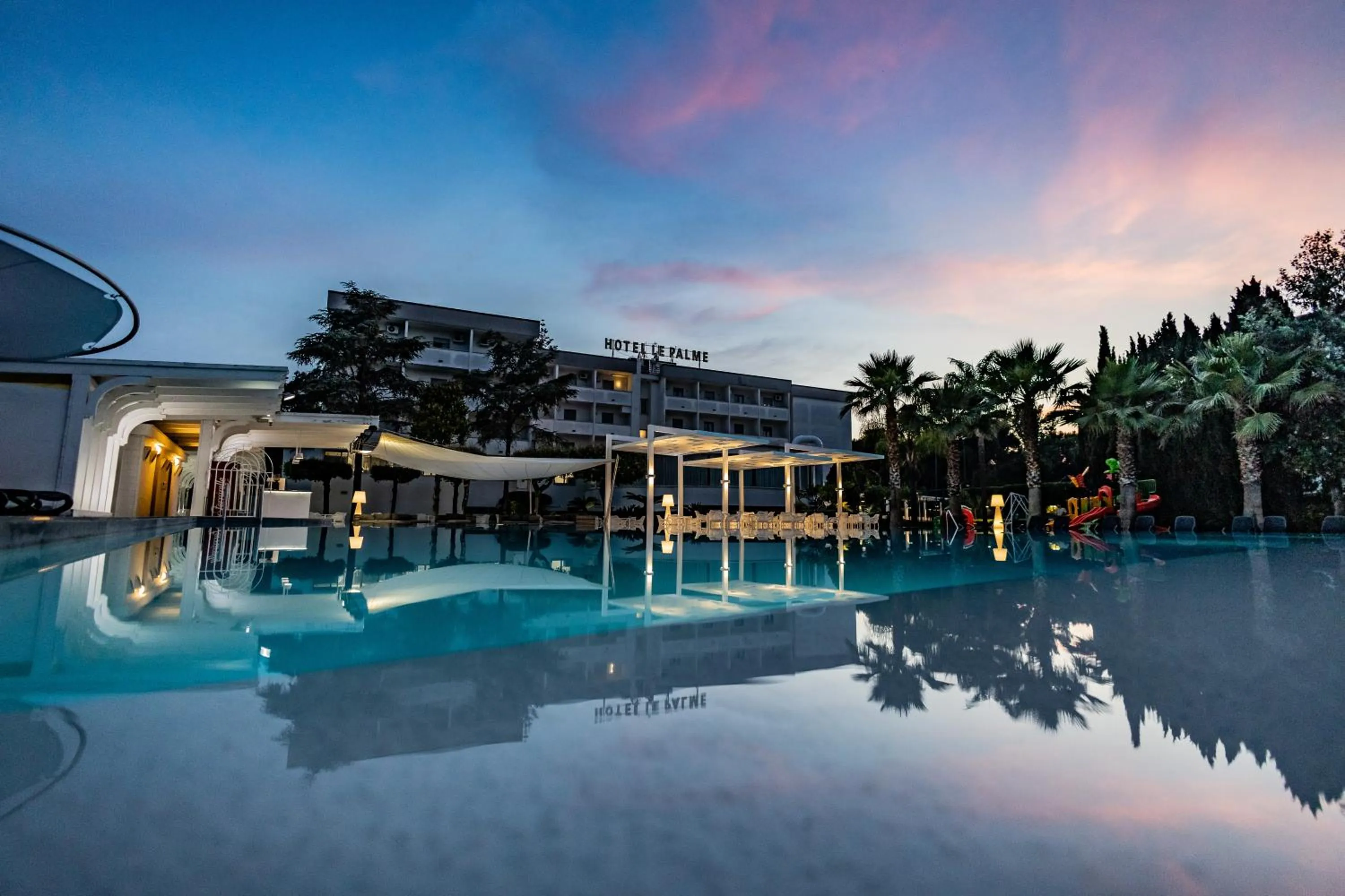 Swimming pool in Hotel Le Palme