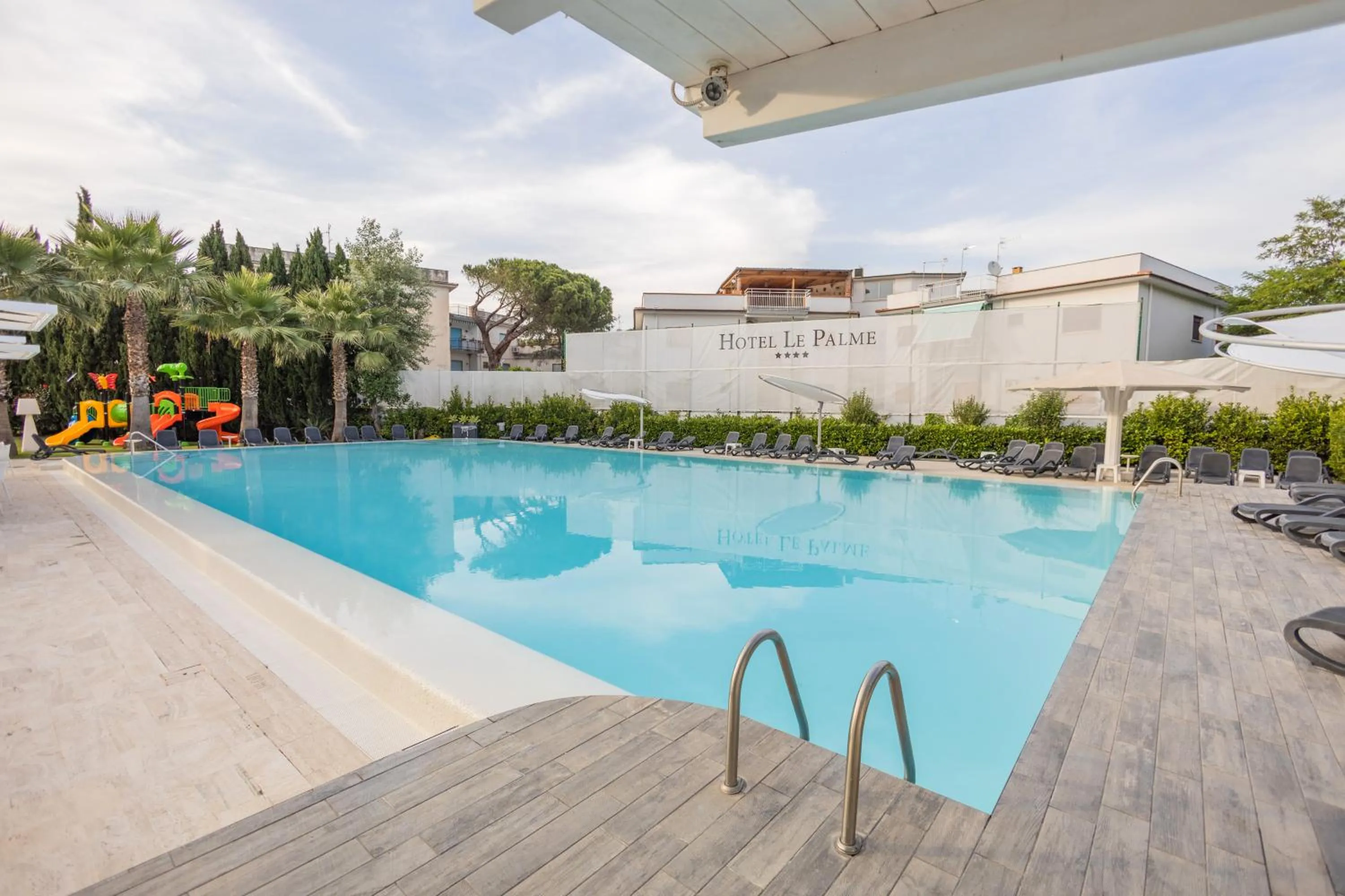 Swimming pool in Hotel Le Palme