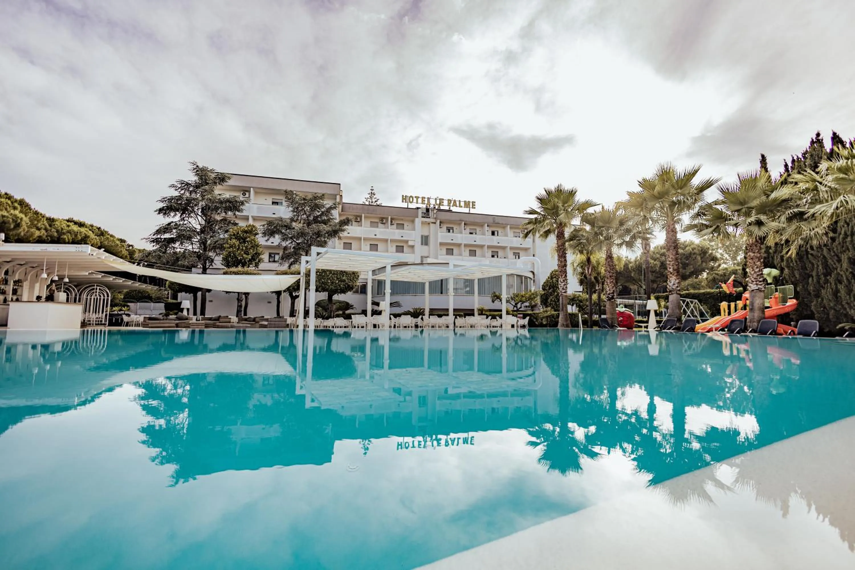 Swimming pool in Hotel Le Palme