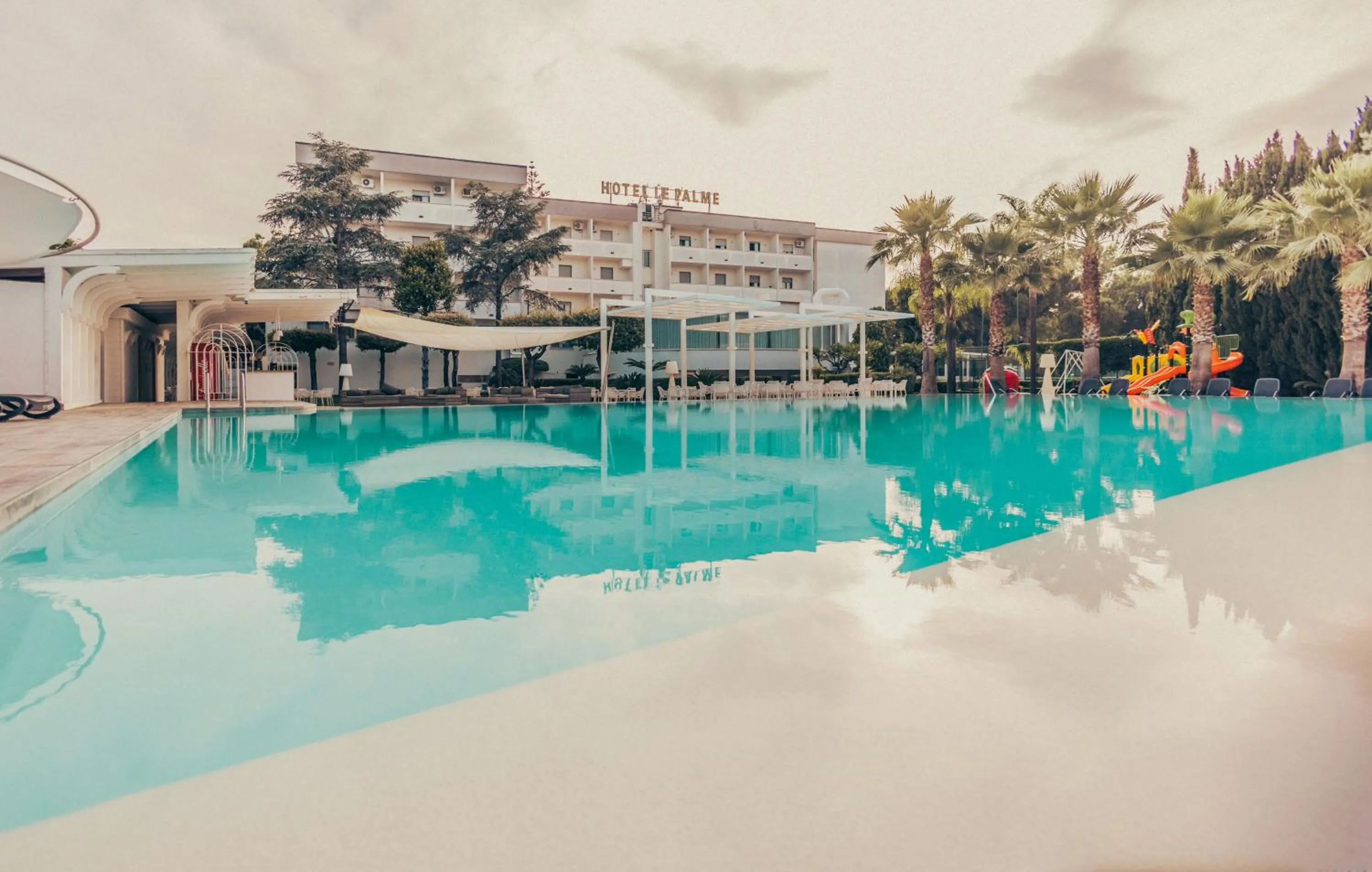 Swimming pool in Hotel Le Palme