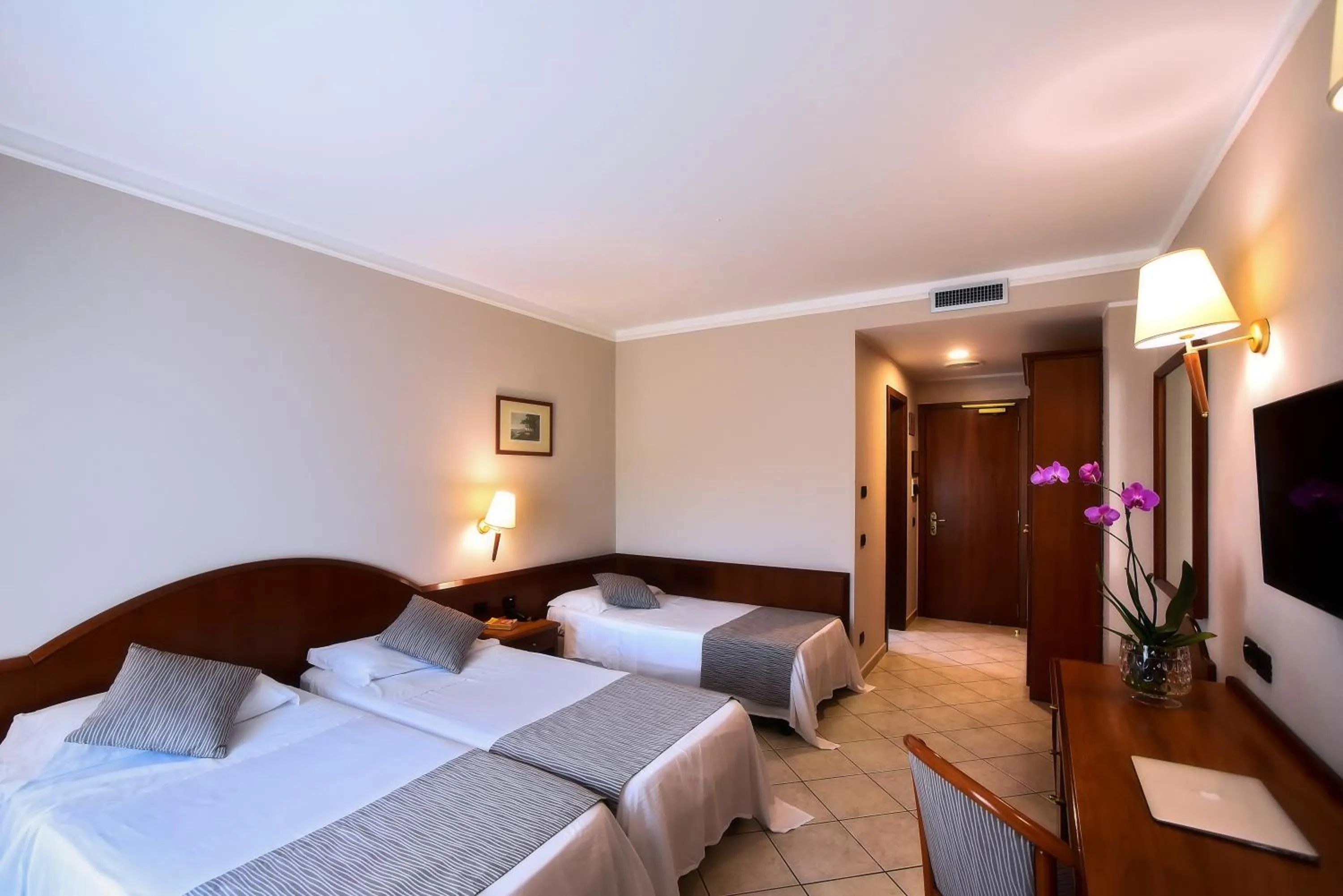 Photo of the whole room, Bed in Hotel Le Palme