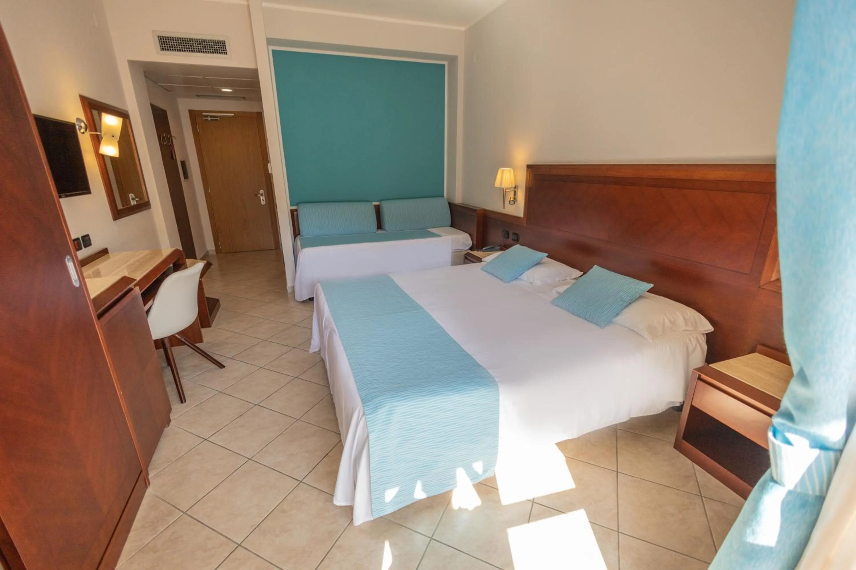 Photo of the whole room, Bed in Hotel Le Palme