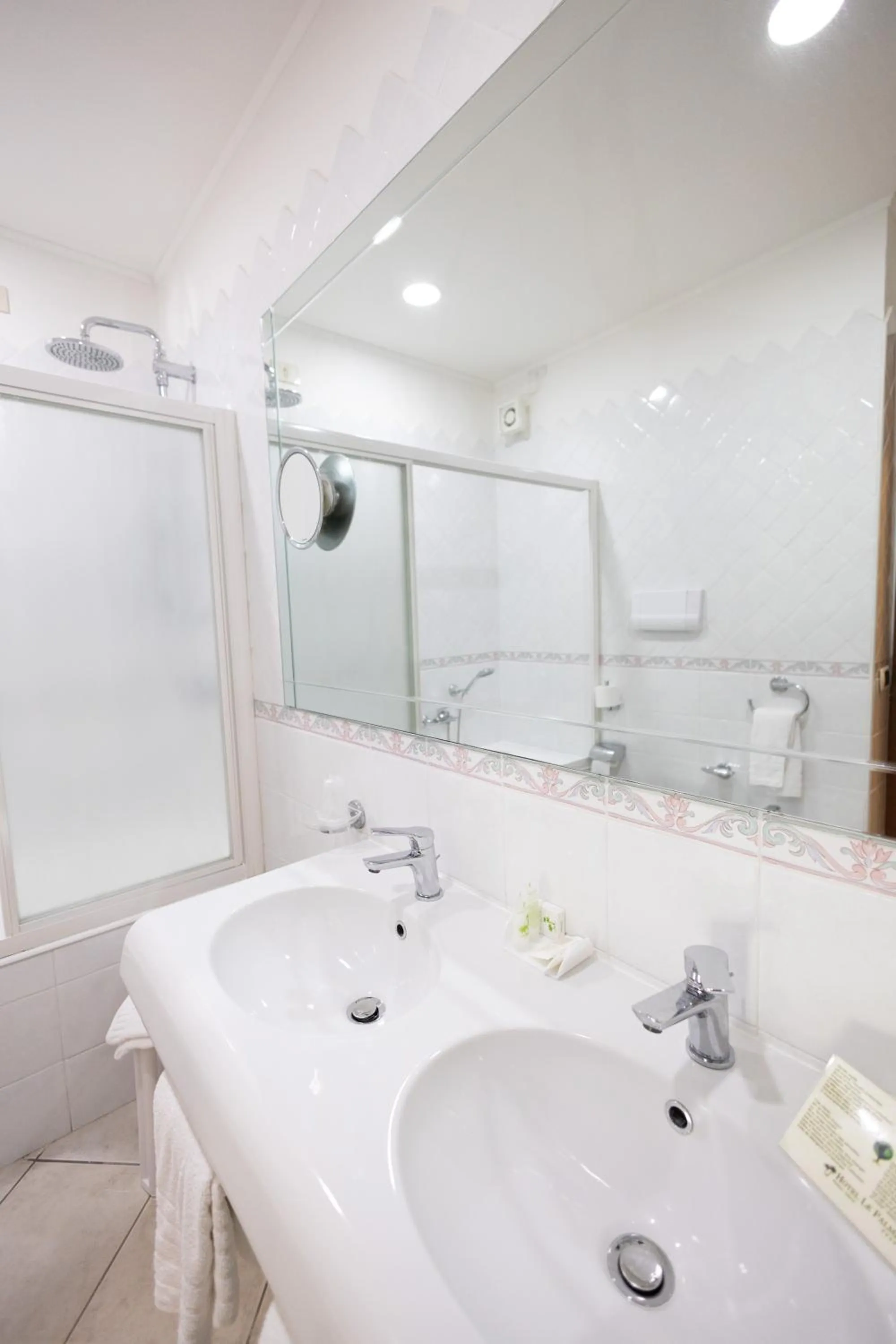 Bathroom in Hotel Le Palme