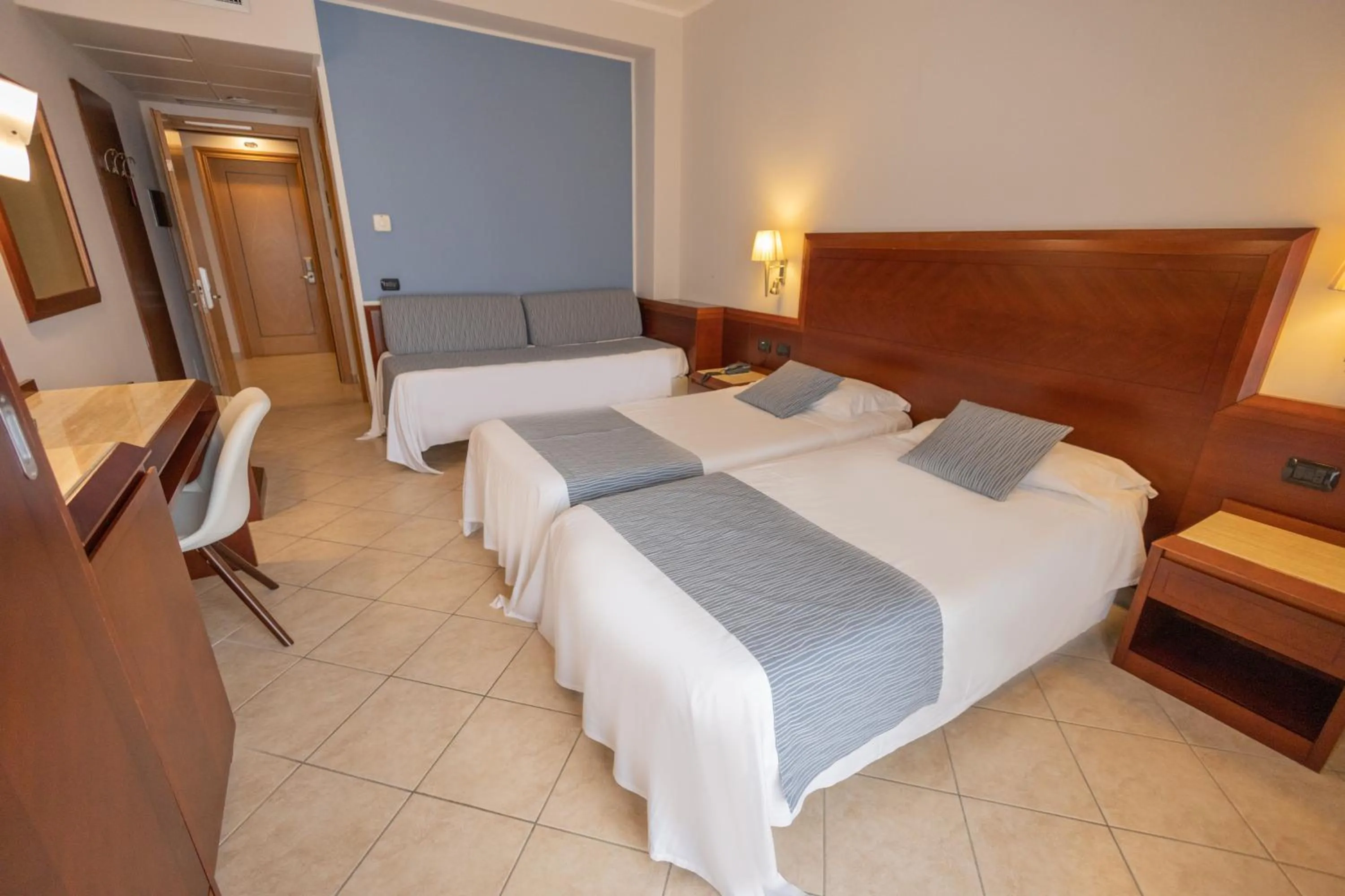 Photo of the whole room, Bed in Hotel Le Palme