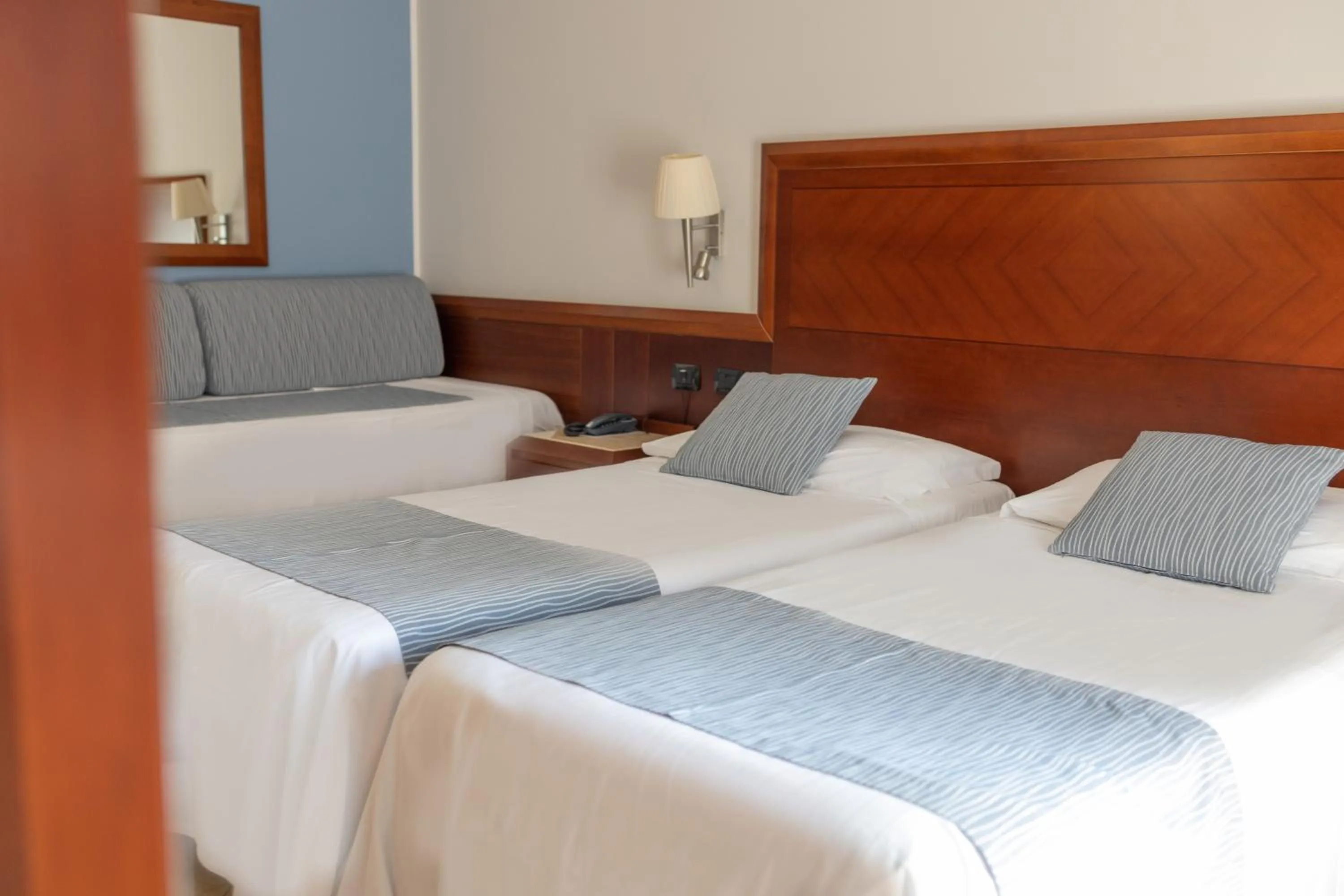 Photo of the whole room, Bed in Hotel Le Palme