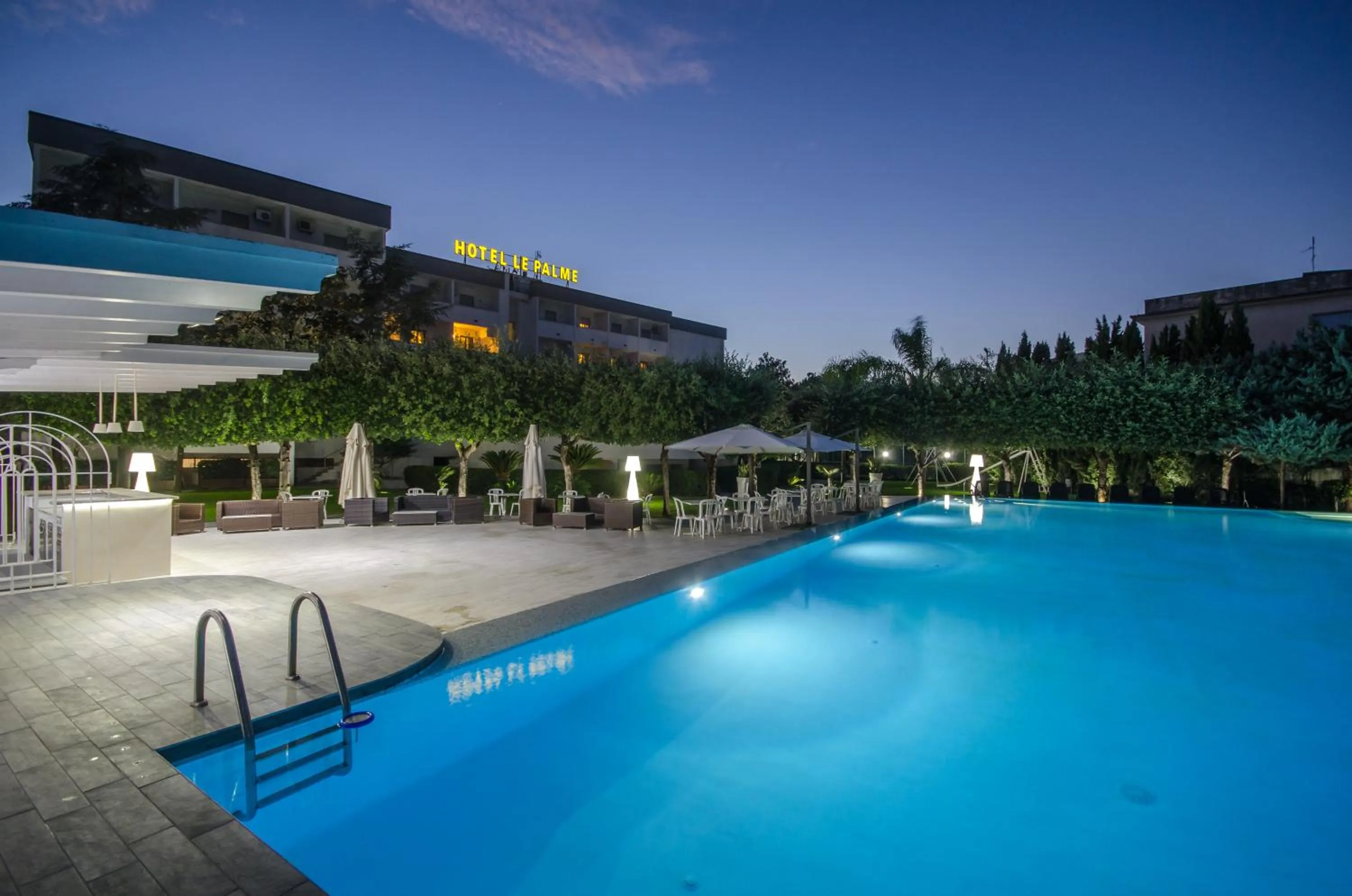Facade/entrance in Hotel Le Palme