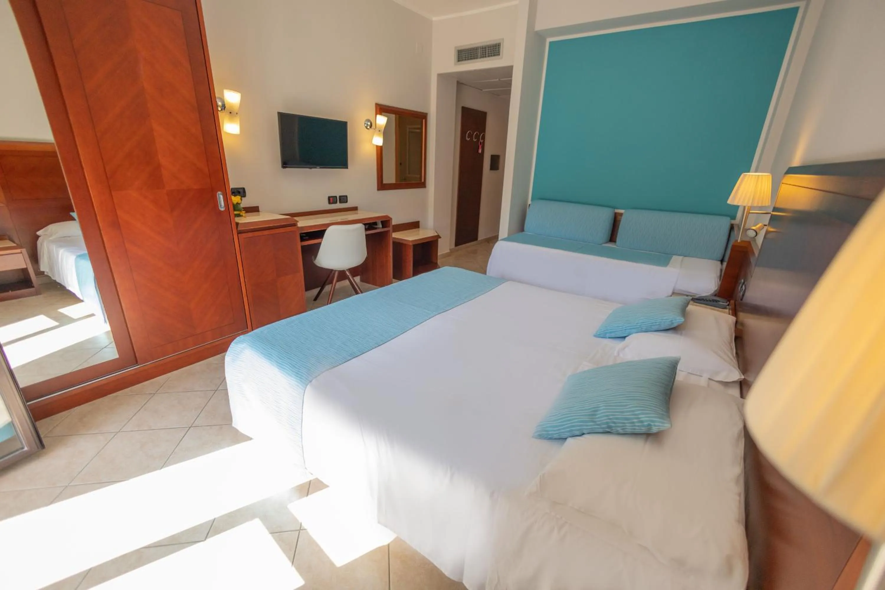 Photo of the whole room, Bed in Hotel Le Palme