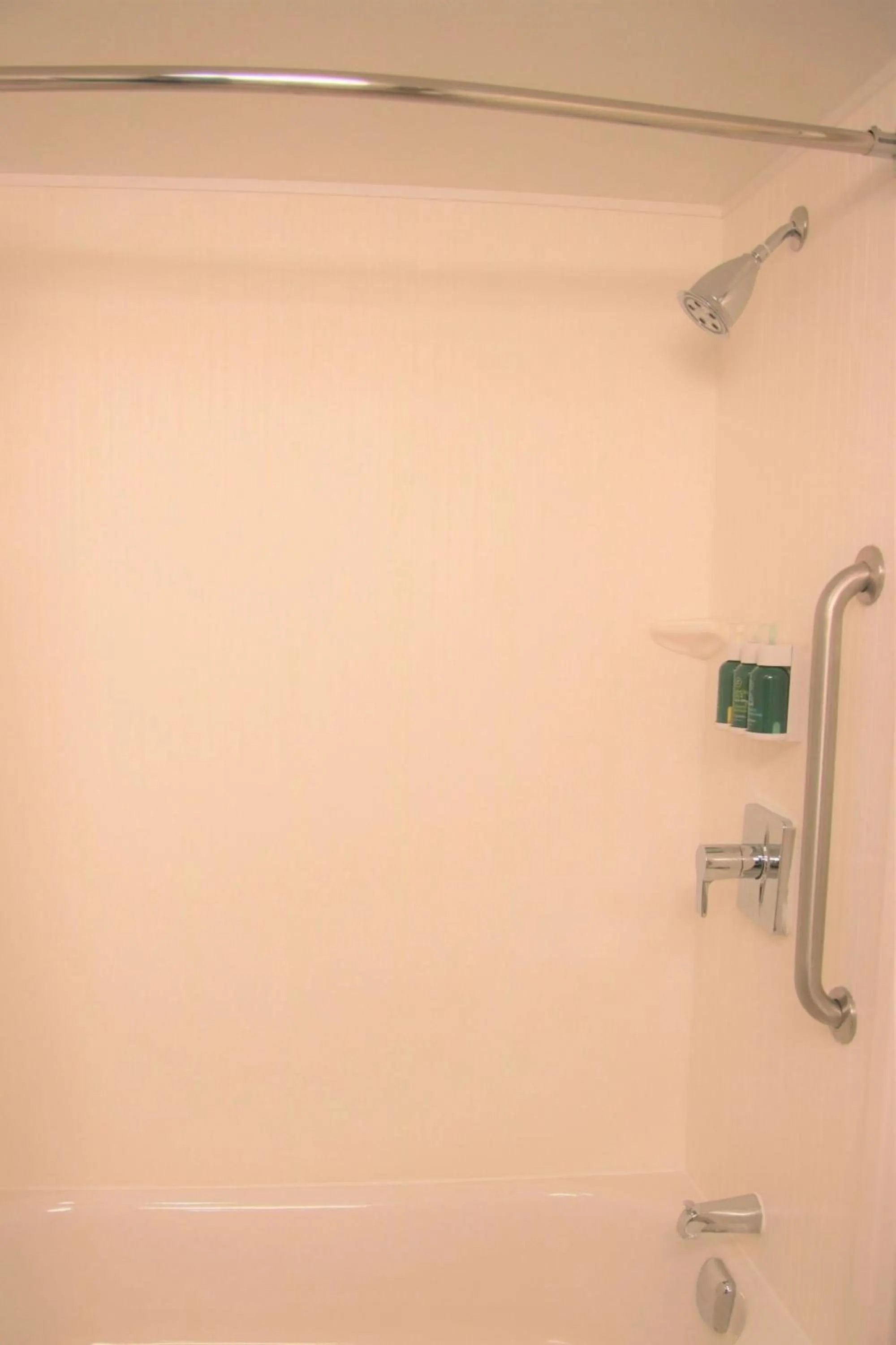 Bathroom in Courtyard Waterbury Downtown