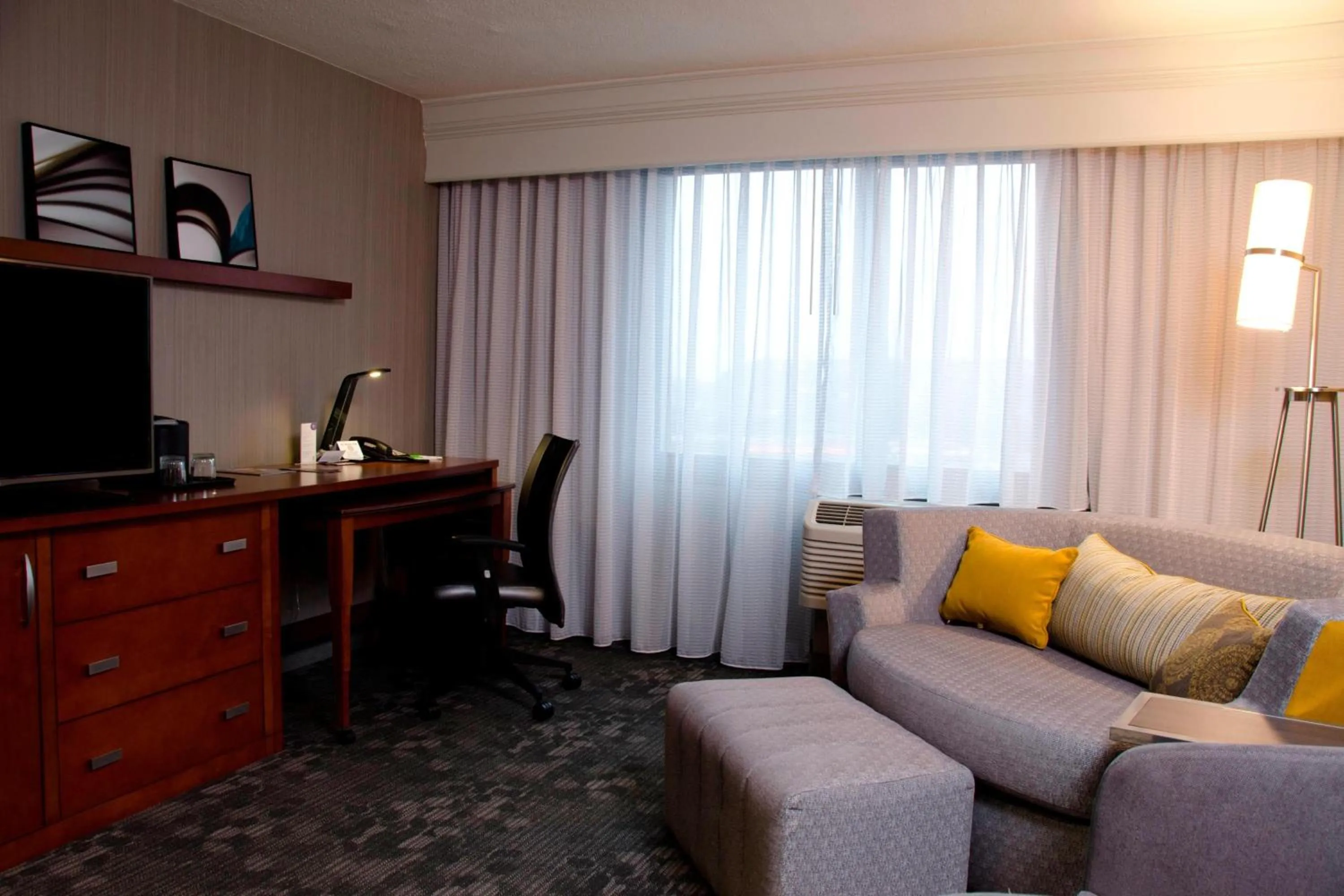 Living room in Courtyard Waterbury Downtown