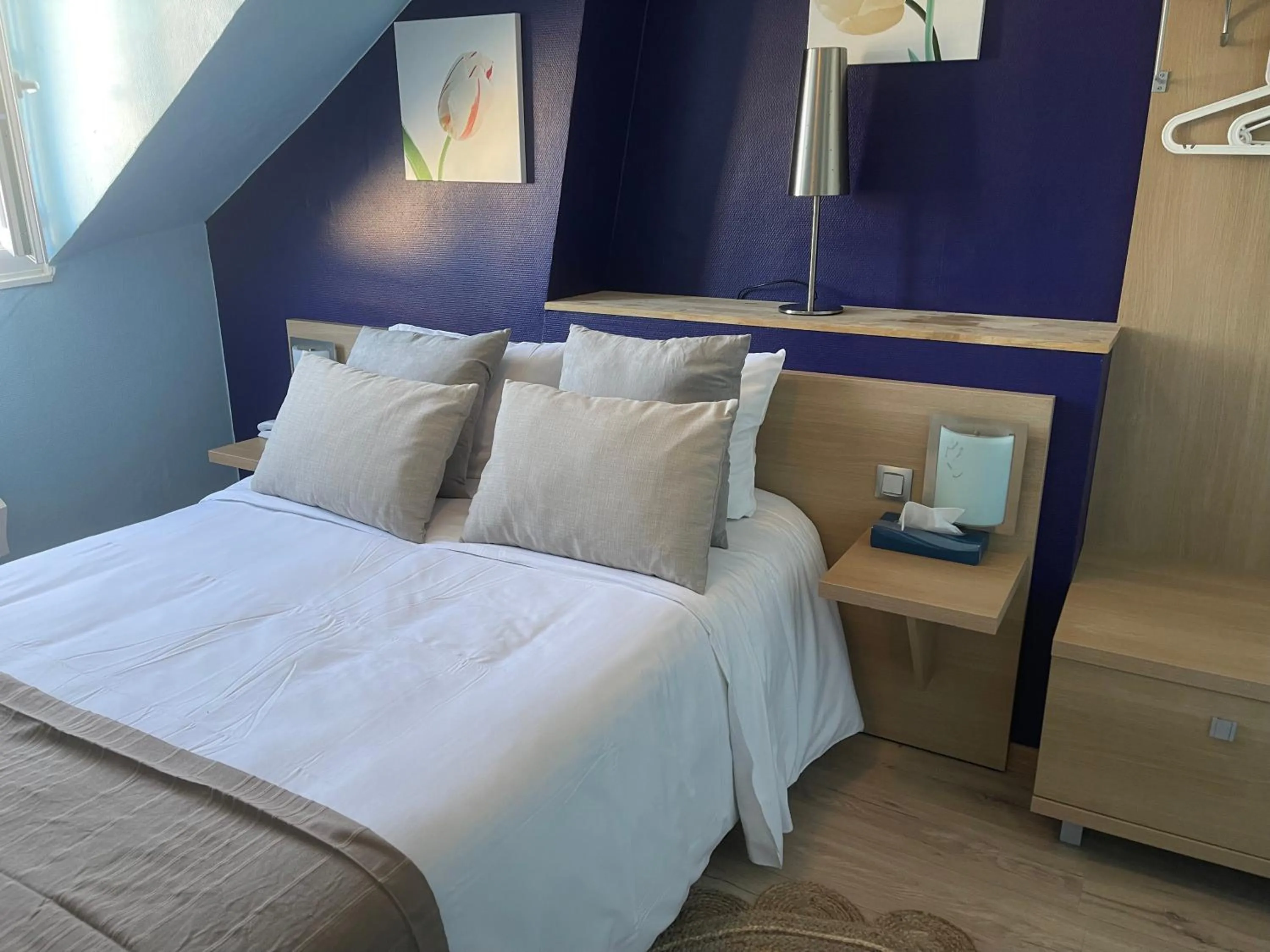 Bedroom, Bed in Tipi