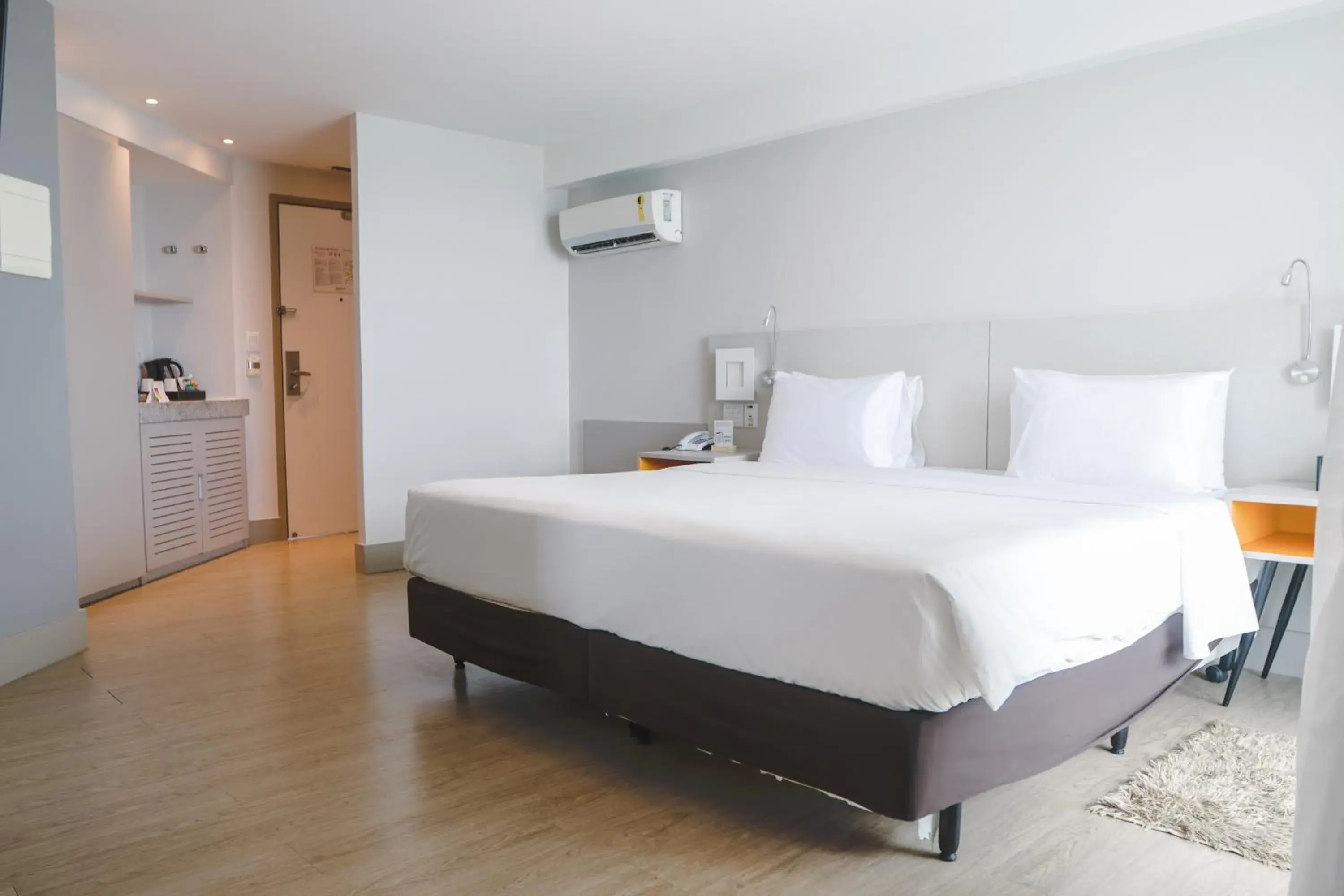 Bedroom, Bed in Radisson Recife Bedroom, Bed in Radisson Recife