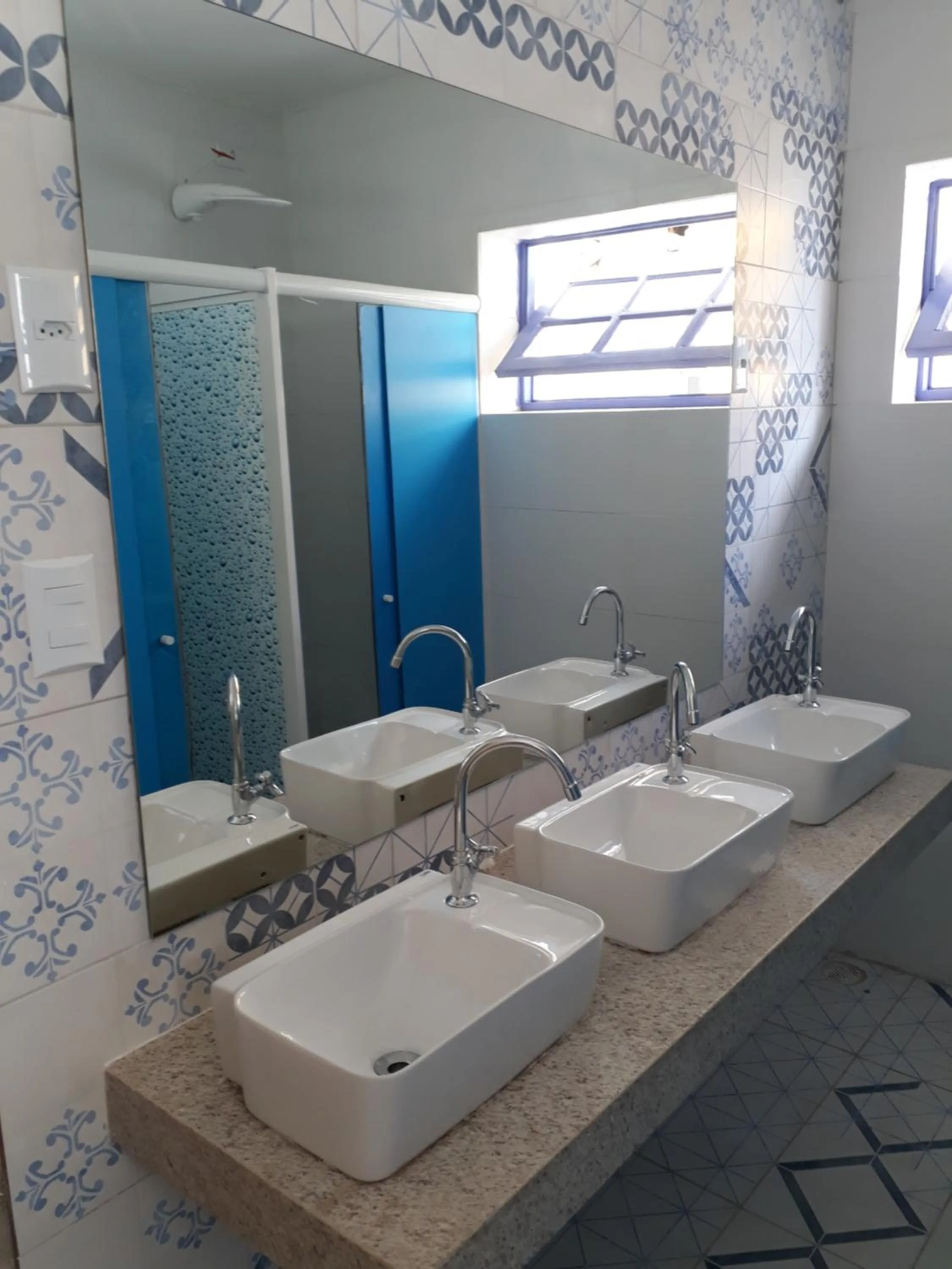 Bathroom in Hostel e Pousada Boa Vista
