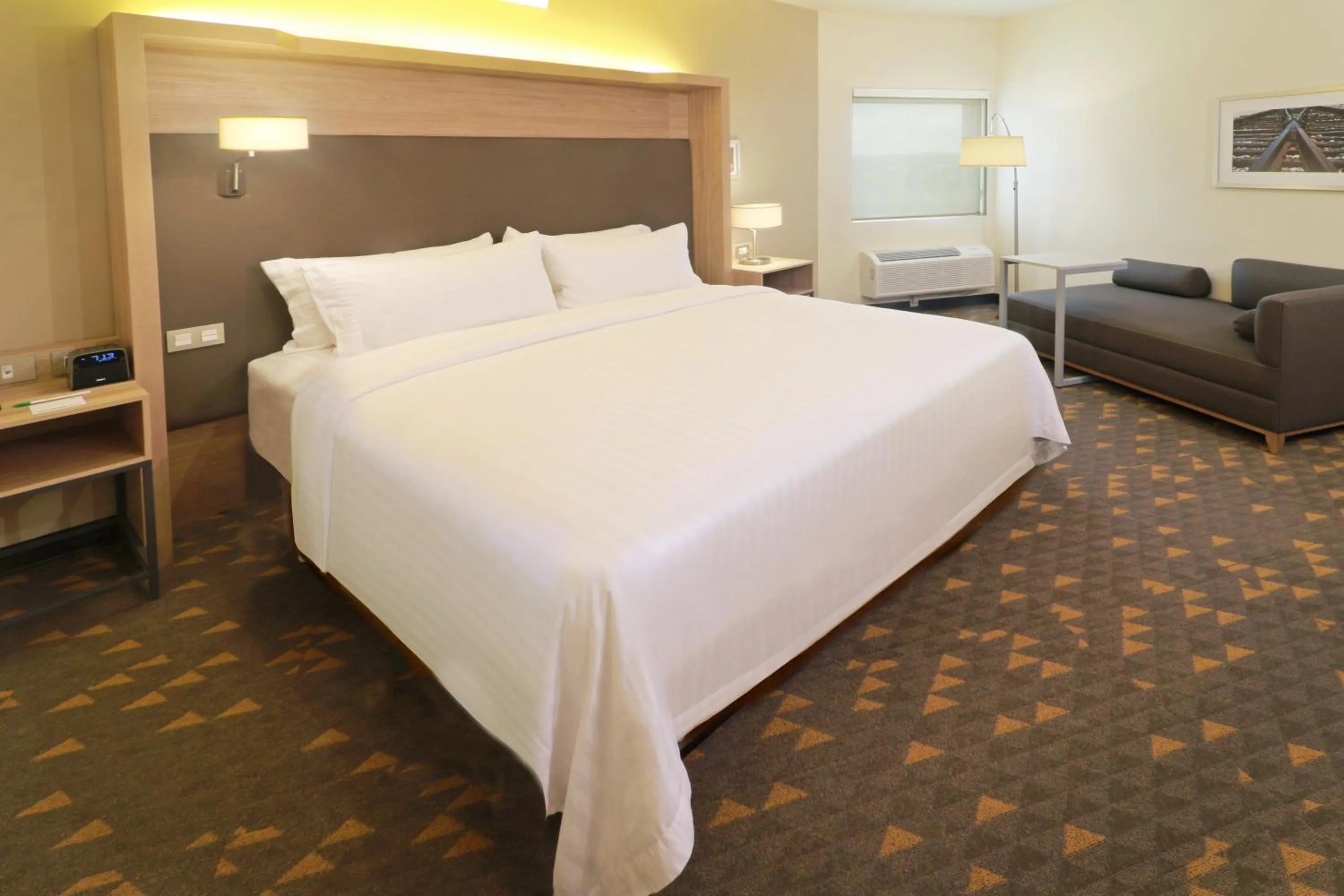 Photo of the whole room, Bed in Holiday Inn - Ciudad Juarez by IHG