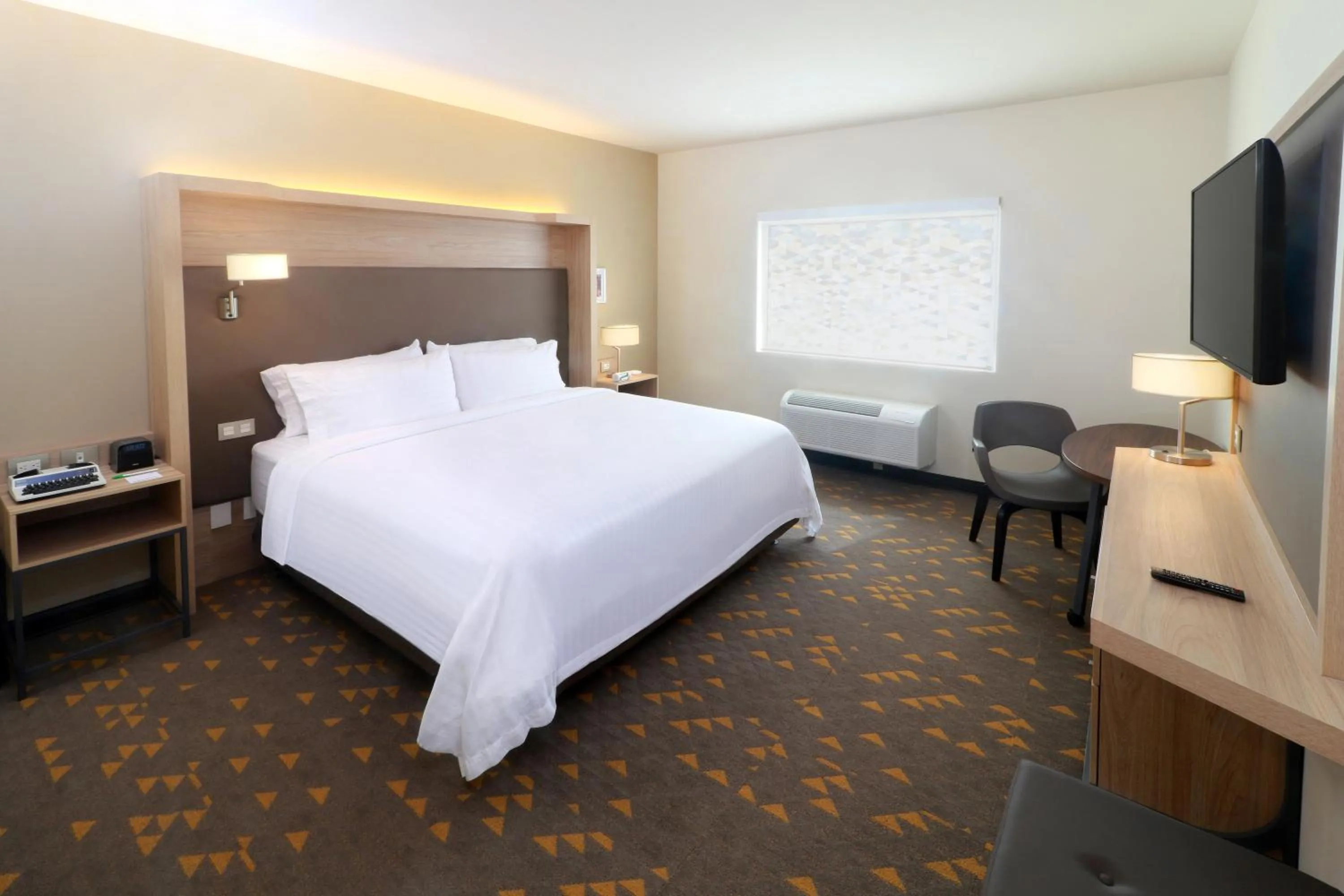 Photo of the whole room, Bed in Holiday Inn - Ciudad Juarez by IHG