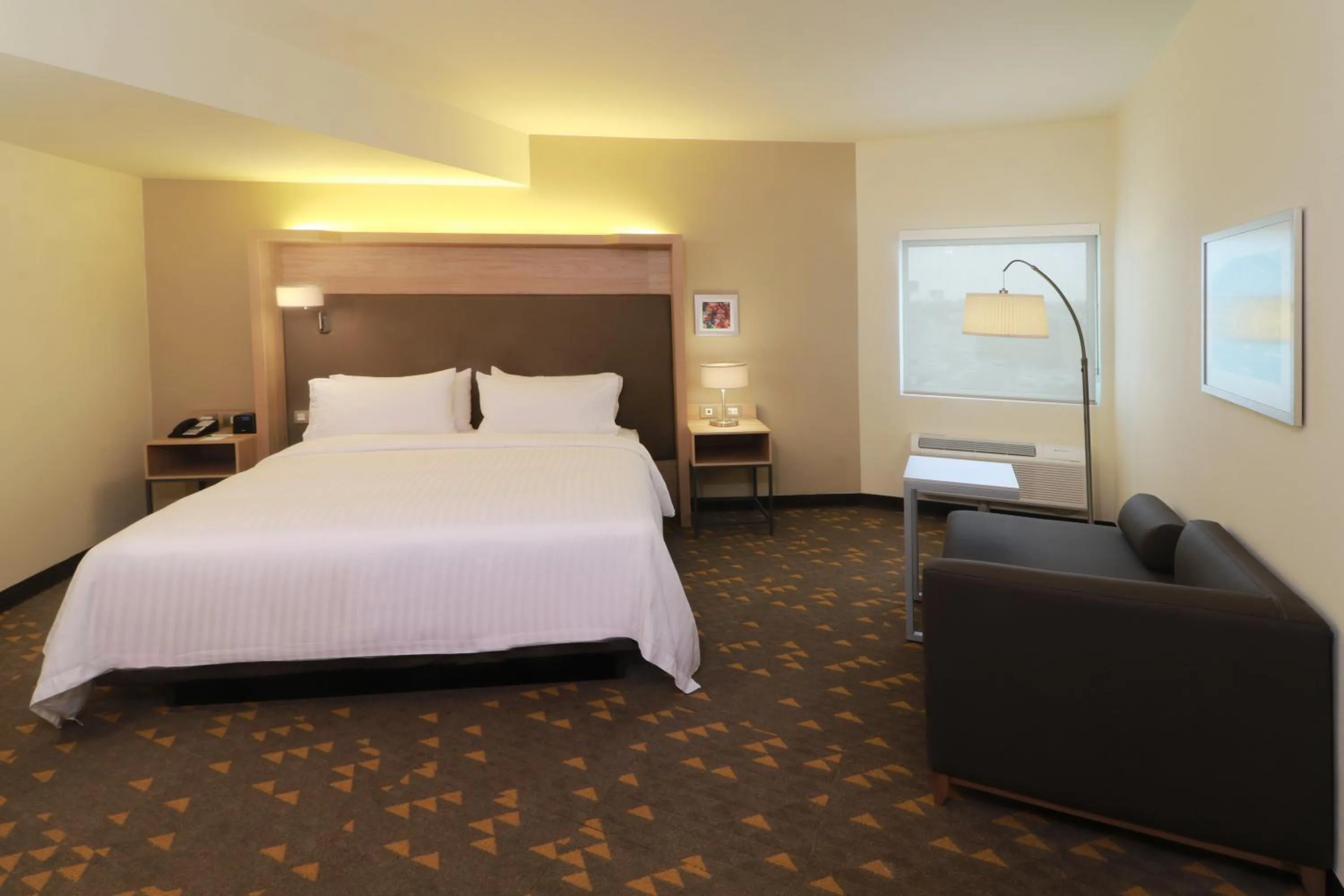 Photo of the whole room, Bed in Holiday Inn - Ciudad Juarez by IHG