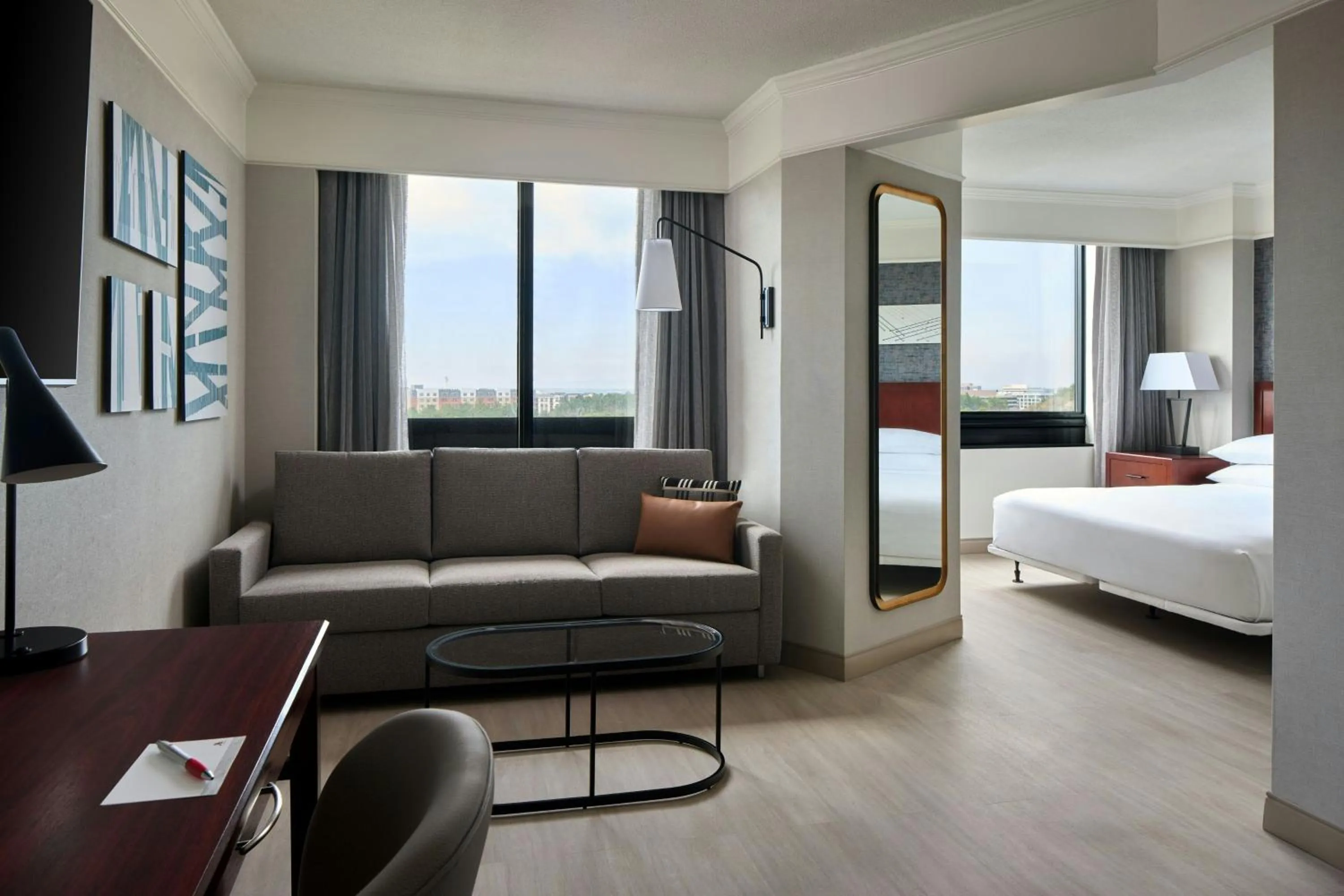 Photo of the whole room, Bed in Washington Dulles Marriott Suites