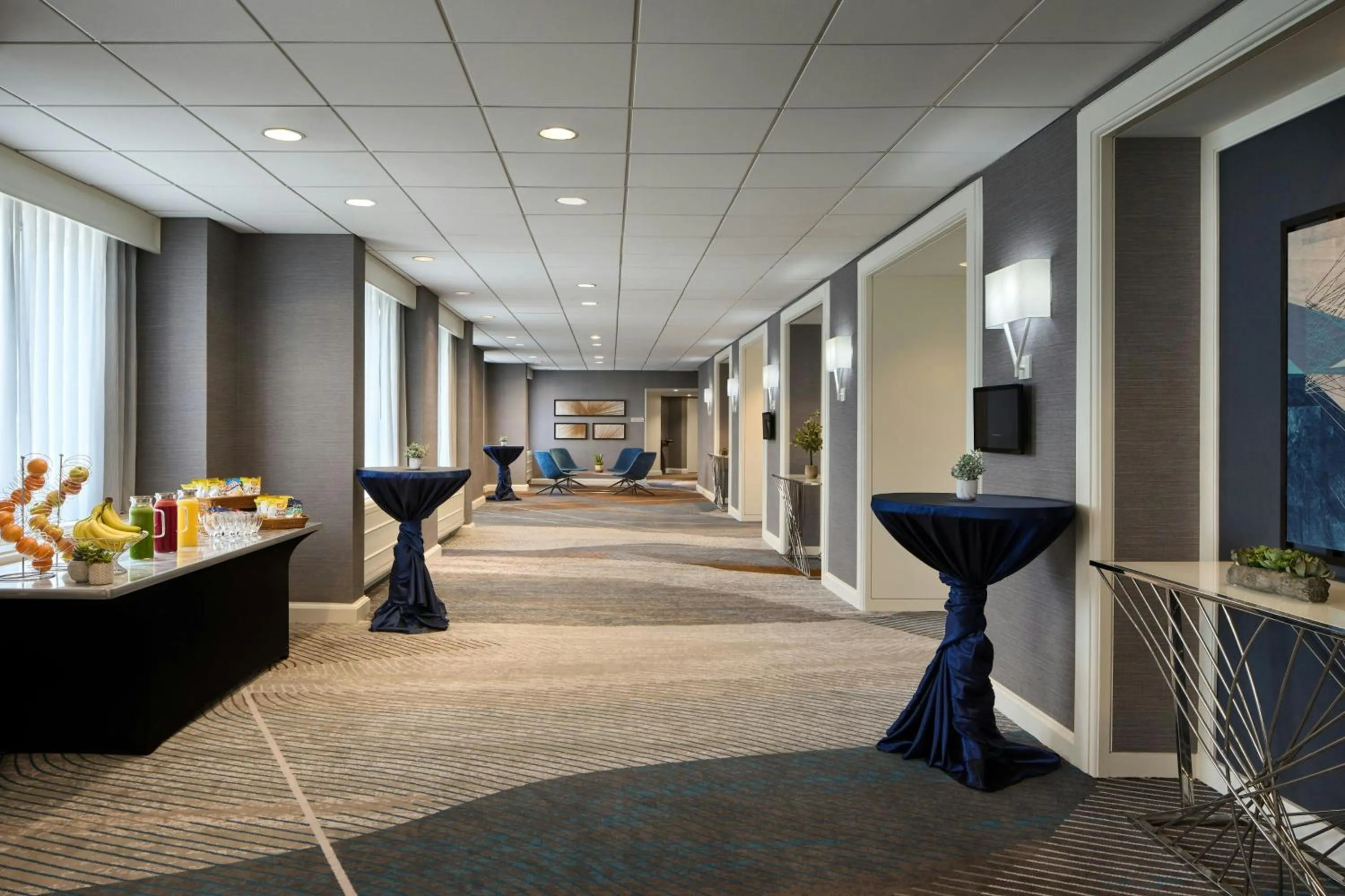 Meeting/conference room in Washington Dulles Marriott Suites