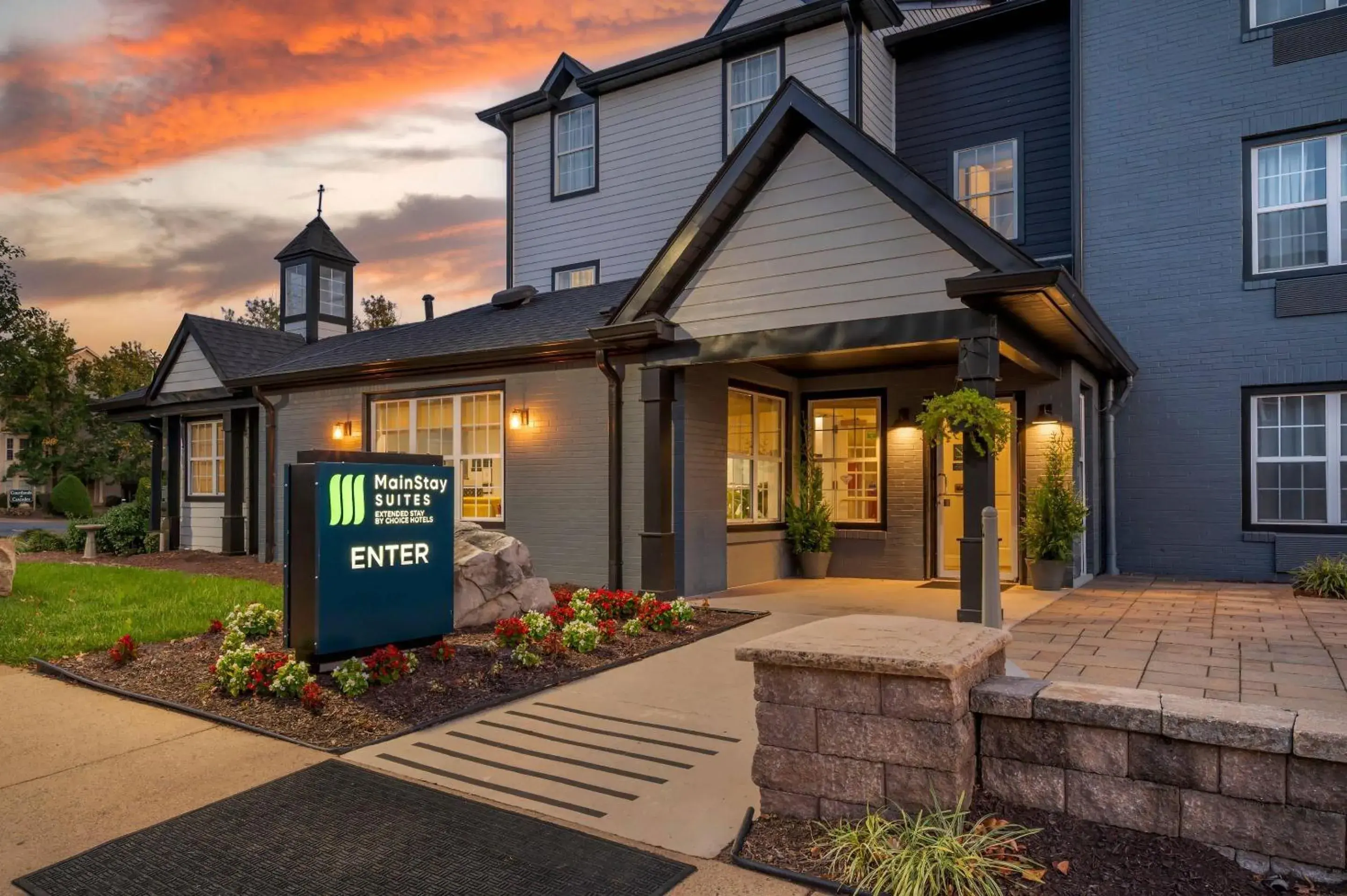 Property building in MainStay Suites Sterling near Dulles Town Center Property building in MainStay Suites Sterling near Dulles Town Center